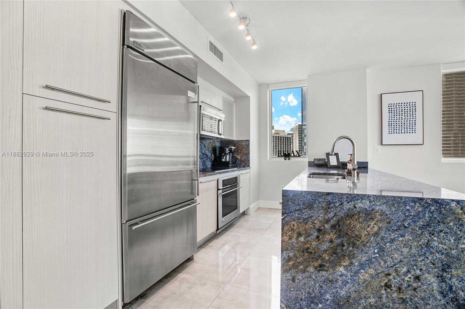 Small Image of 500 BRICKELL AVE #1701, Miami Number 22