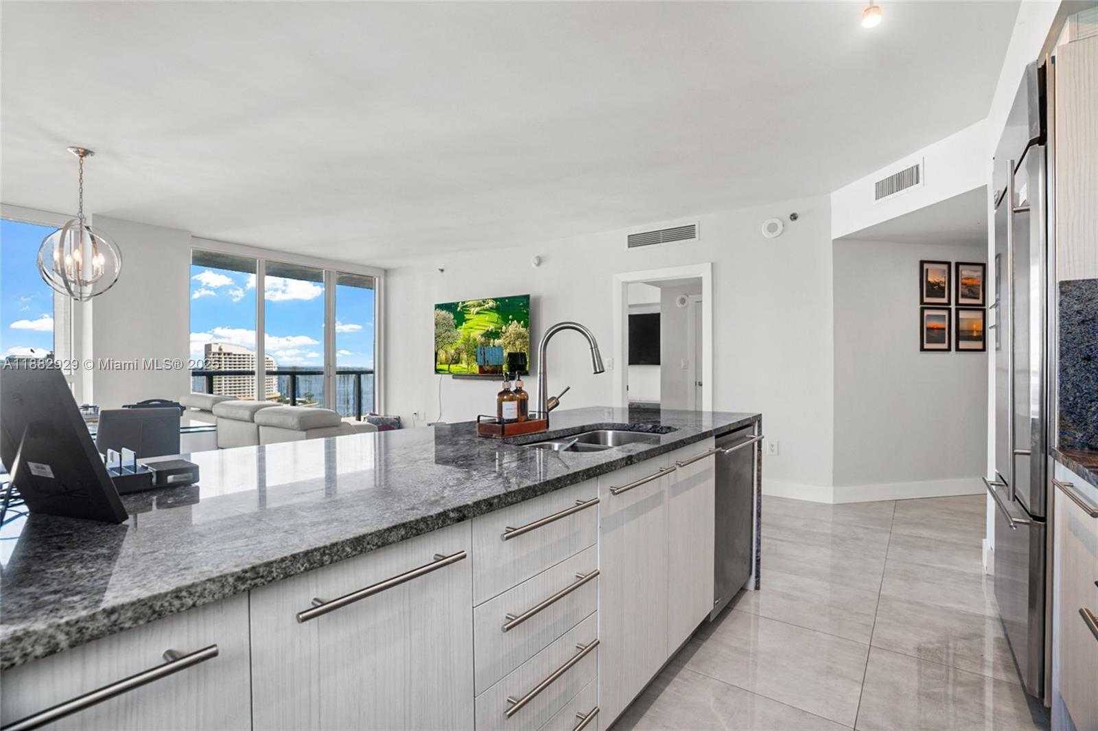 Small Image of 500 BRICKELL AVE #1701, Miami Number 24