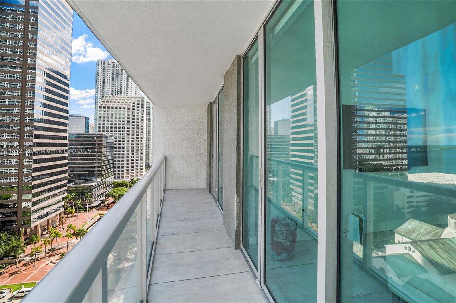 Small Image of 500 BRICKELL AVE #1701, Miami Number 25