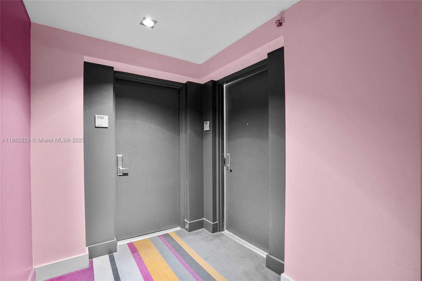 Small Image of 500 BRICKELL AVE #1701, Miami Number 37