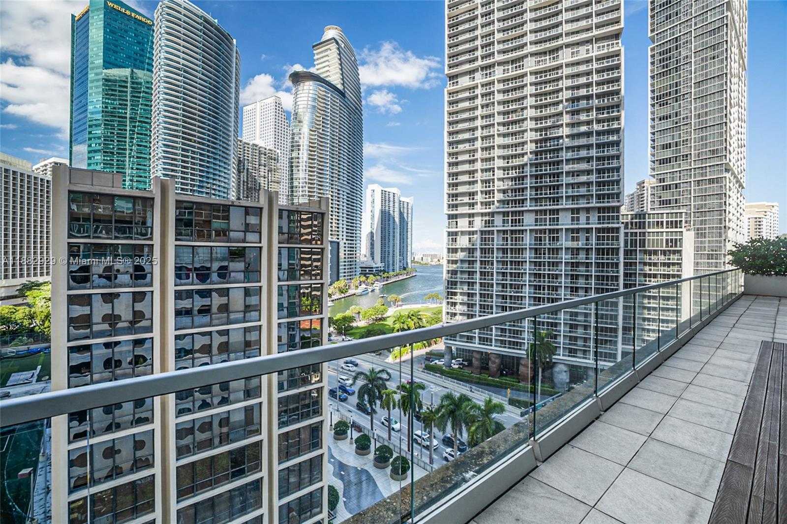Small Image of 500 BRICKELL AVE #1701, Miami Number 43