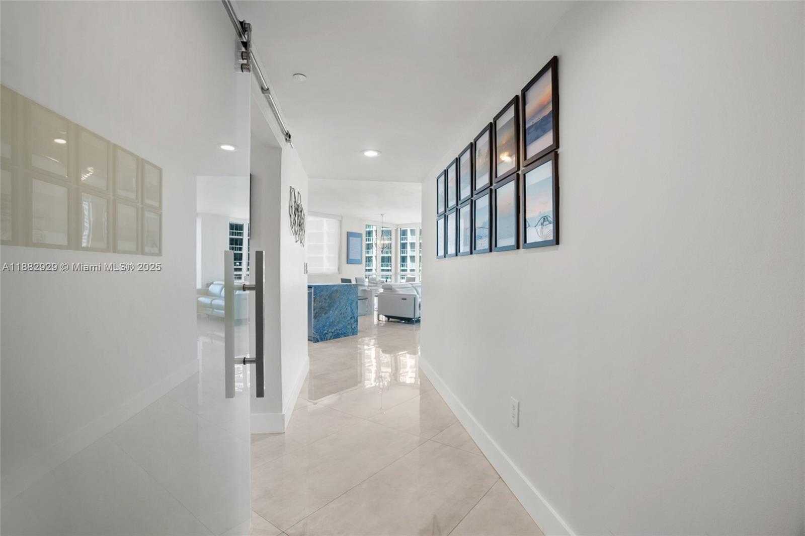 Small Image of 500 BRICKELL AVE #1701, Miami Number 5