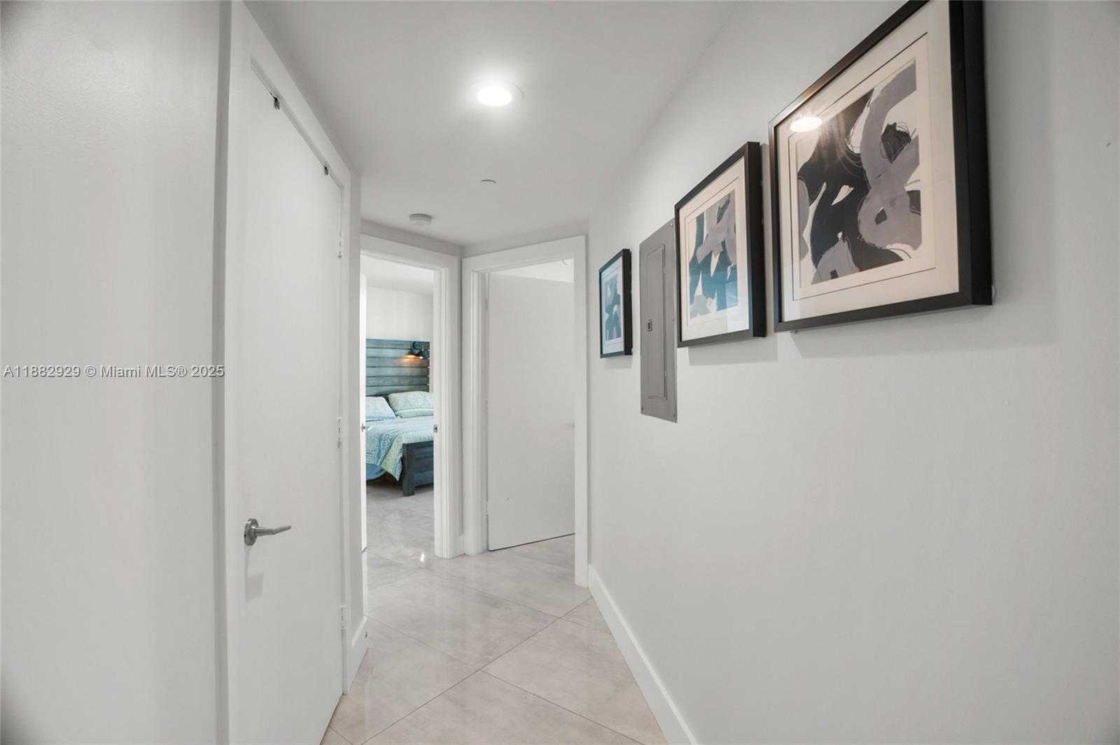 Small Image of 500 BRICKELL AVE #1701, Miami Number 7