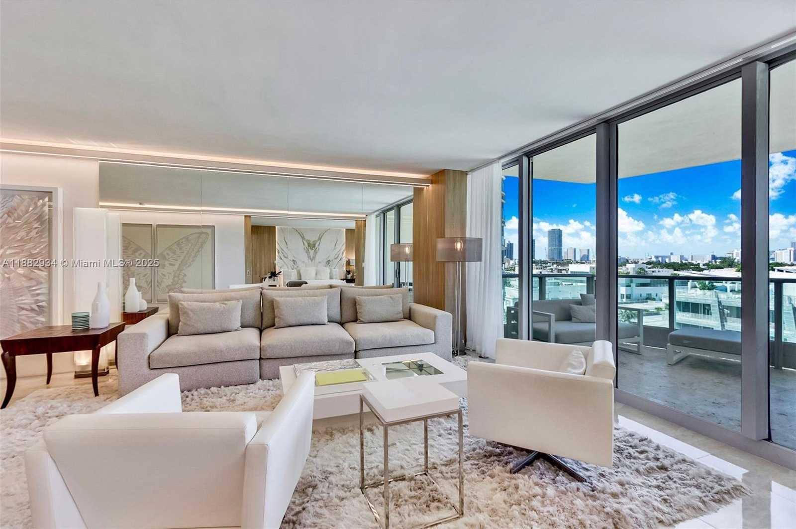 Small Image of 1455 OCEAN DR #811, Miami Beach Number 17