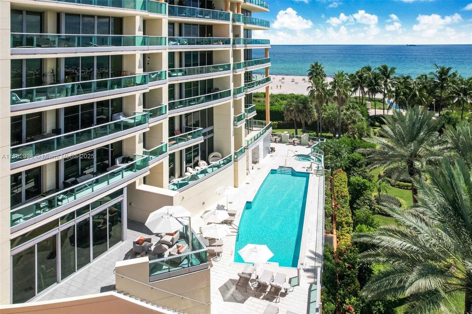 Small Image of 1455 OCEAN DR #811, Miami Beach Number 36