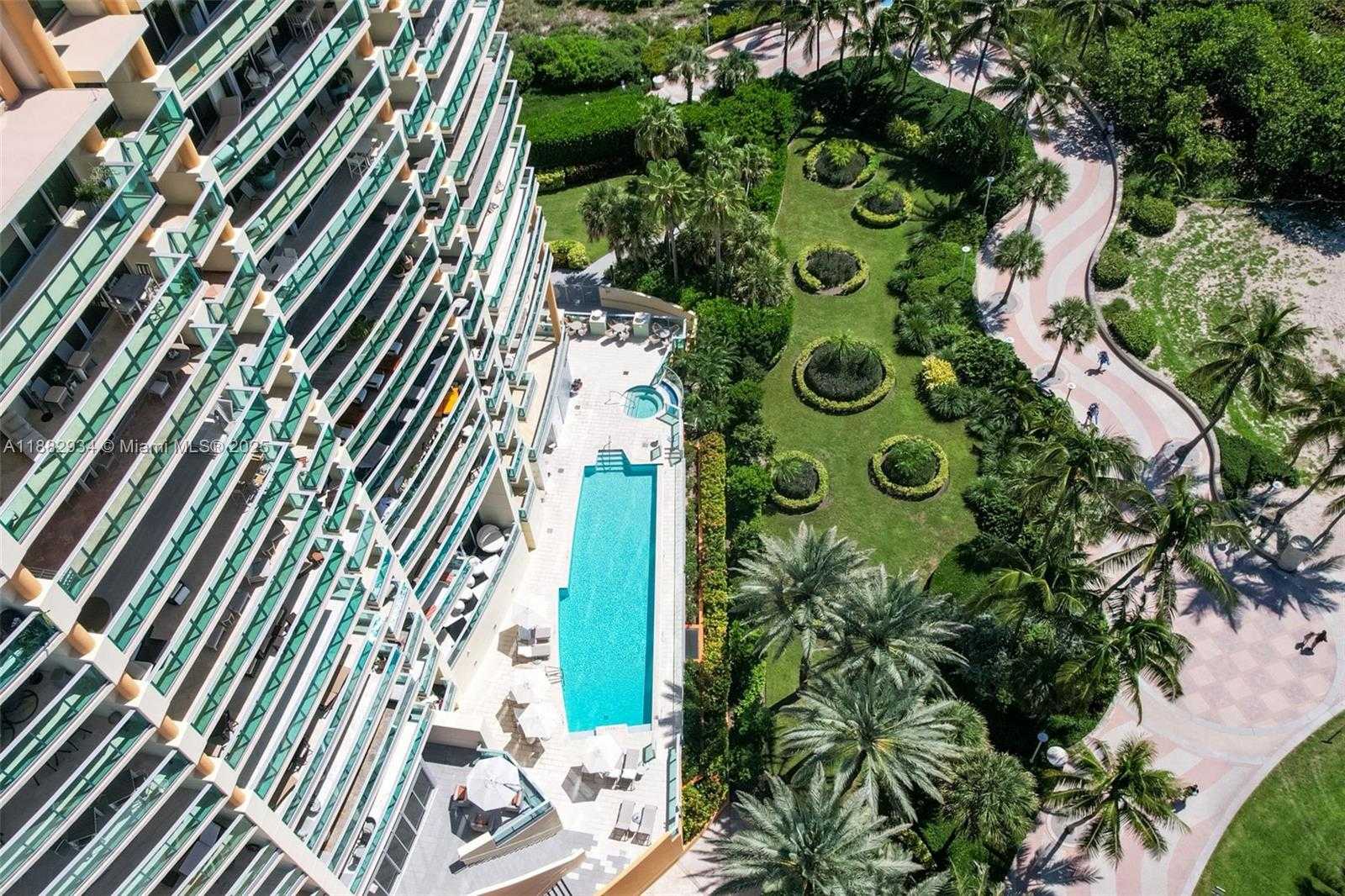 Small Image of 1455 OCEAN DR #811, Miami Beach Number 43