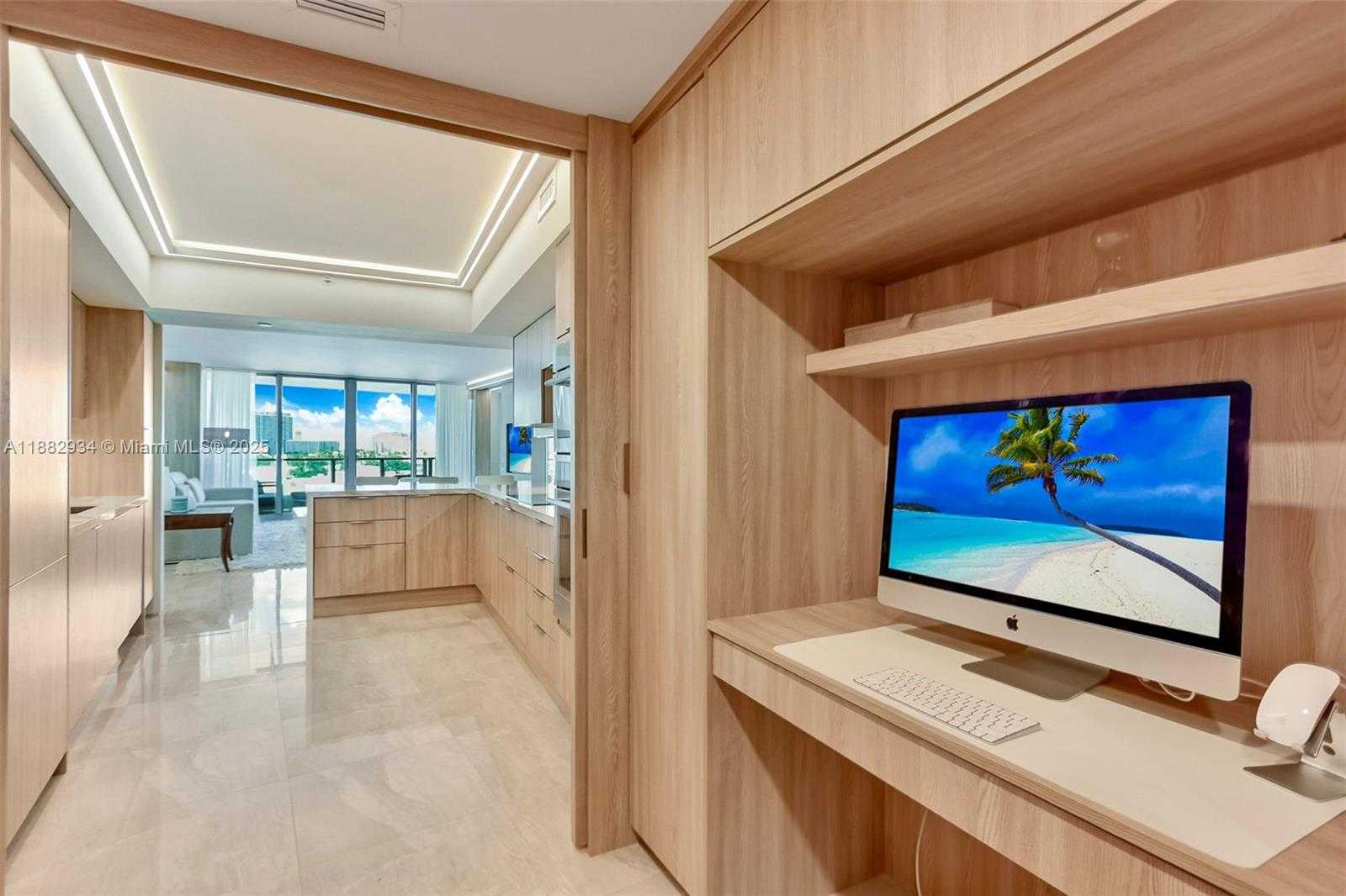 Small Image of 1455 OCEAN DR #811, Miami Beach Number 5