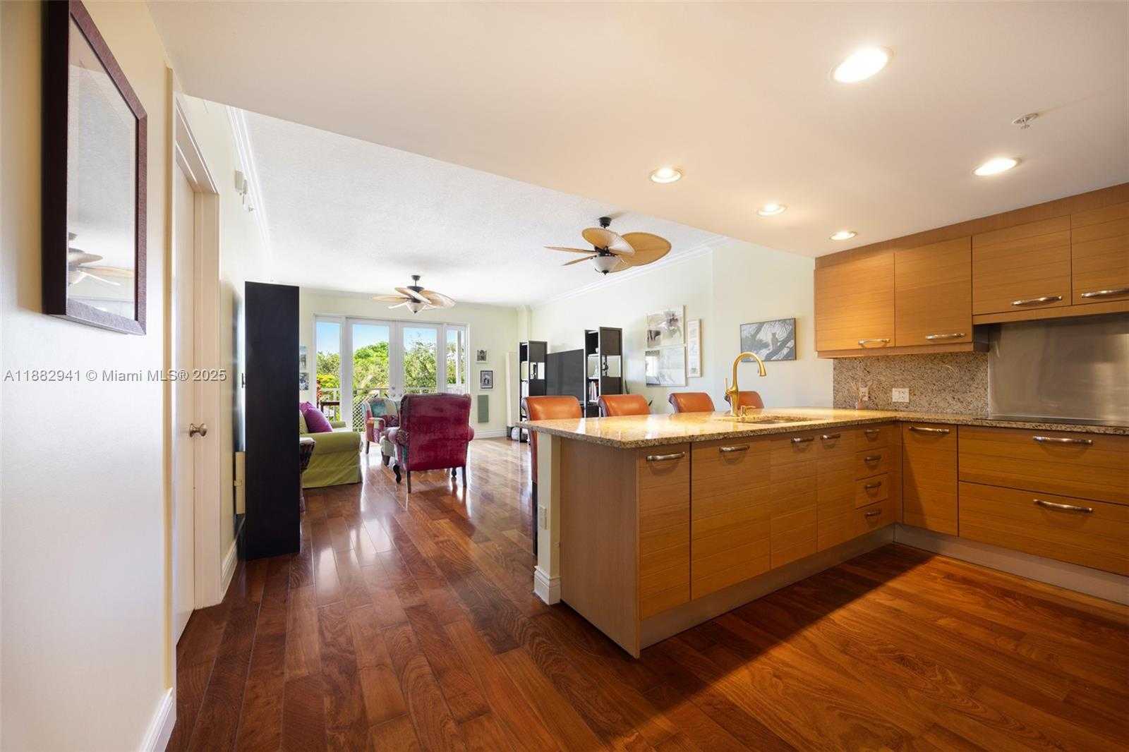 Small Image of 3540 MAIN HWY #407, Coconut Grove Number 6