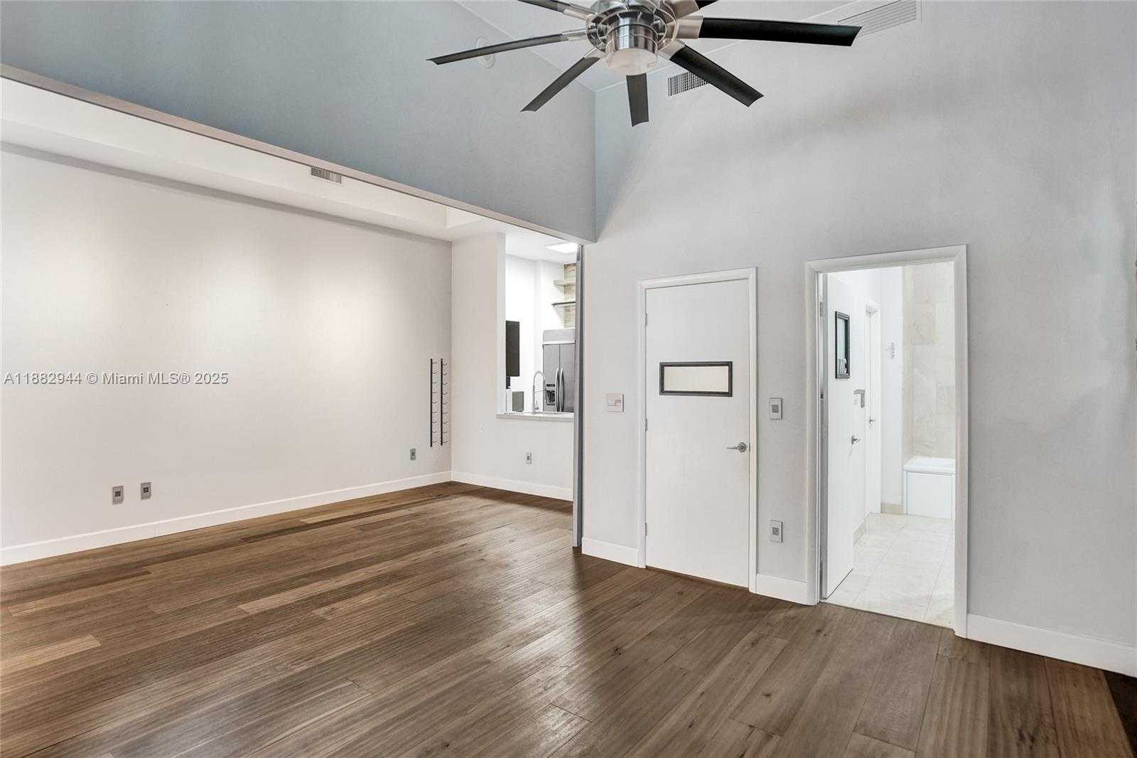 Small Image of 550 OKEECHOBEE BLVD #118, West Palm Beach Number 10