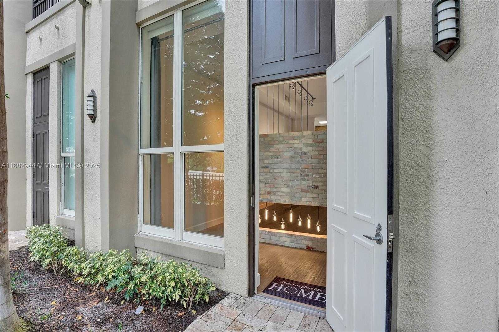 Small Image of 550 OKEECHOBEE BLVD #118, West Palm Beach Number 16