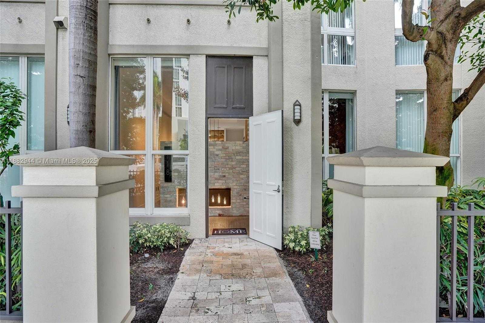 Small Image of 550 OKEECHOBEE BLVD #118, West Palm Beach Number 17