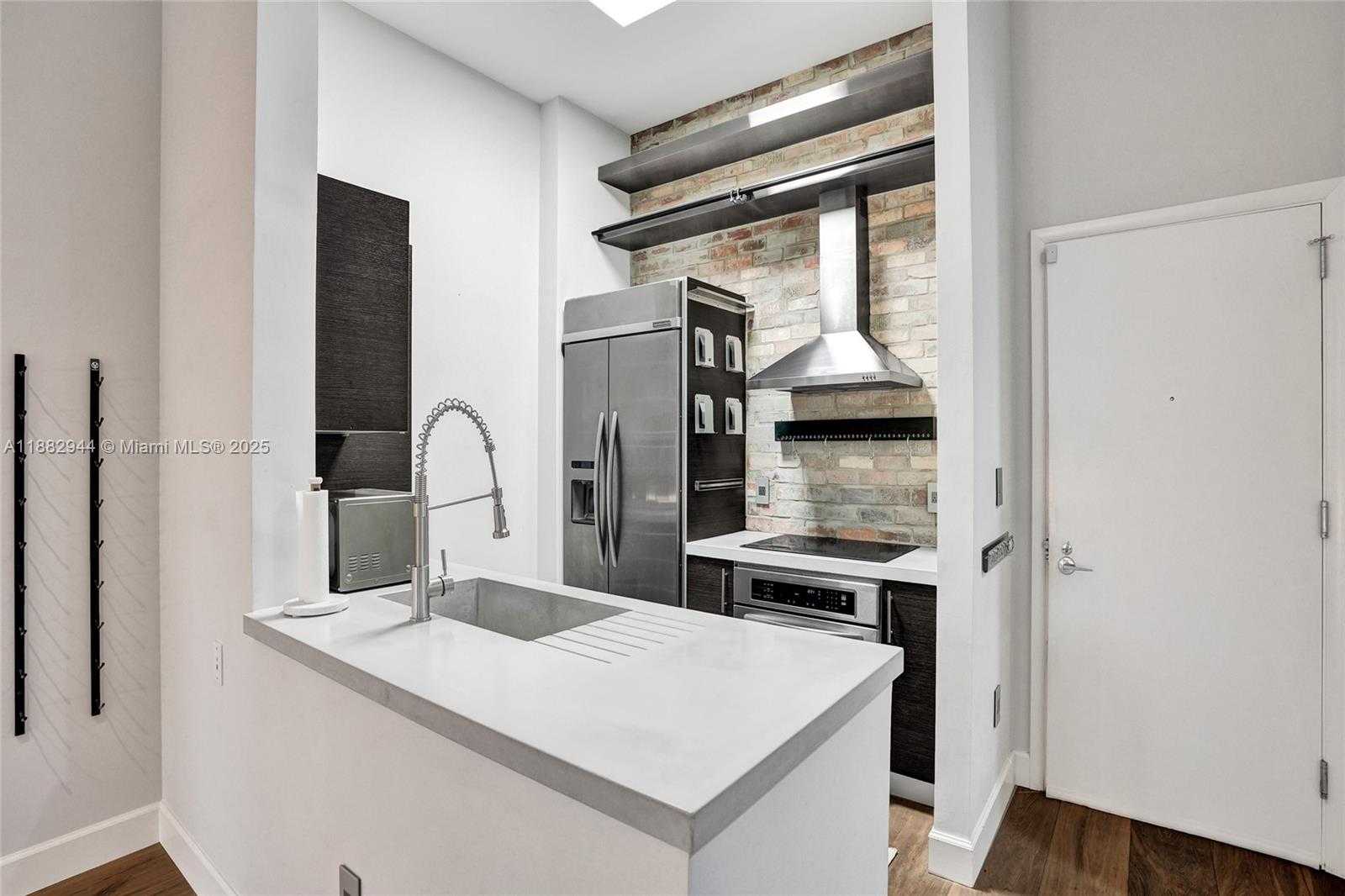 Small Image of 550 OKEECHOBEE BLVD #118, West Palm Beach Number 5