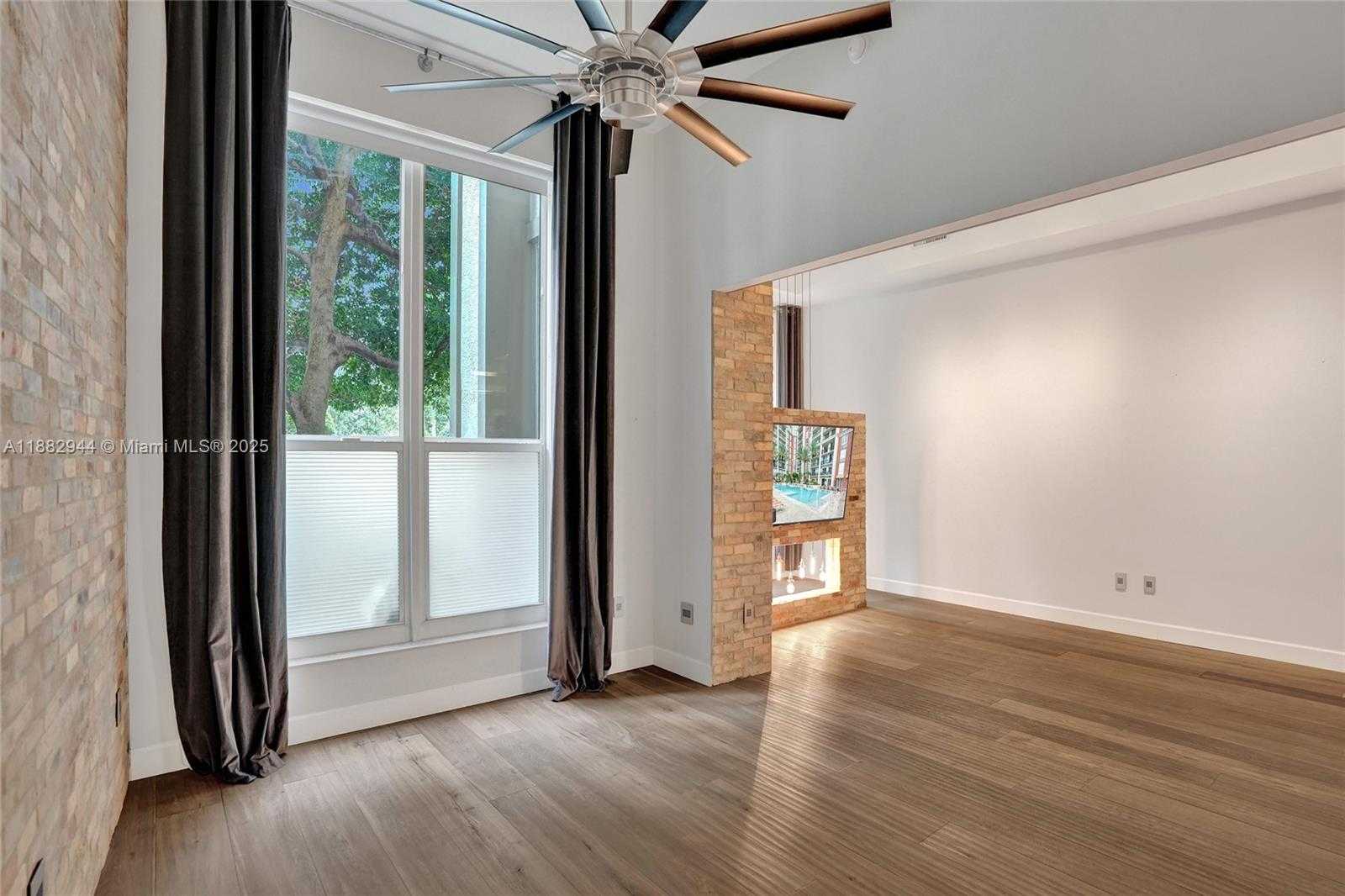 Small Image of 550 OKEECHOBEE BLVD #118, West Palm Beach Number 8