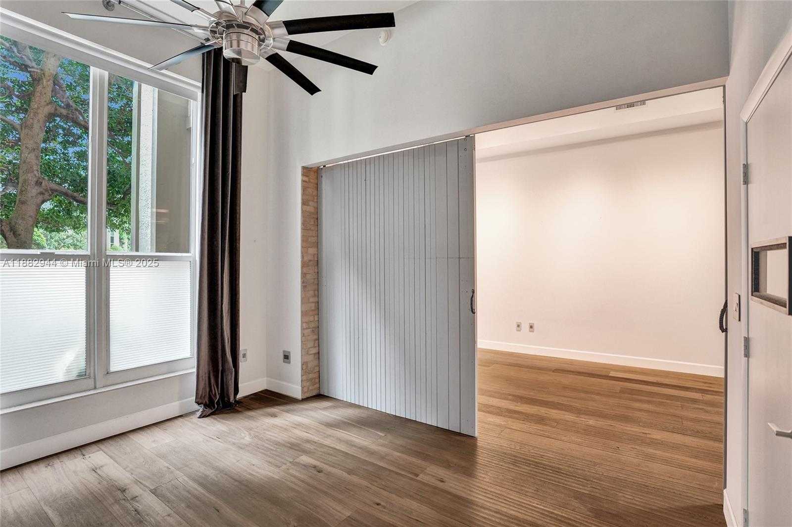 Small Image of 550 OKEECHOBEE BLVD #118, West Palm Beach Number 9