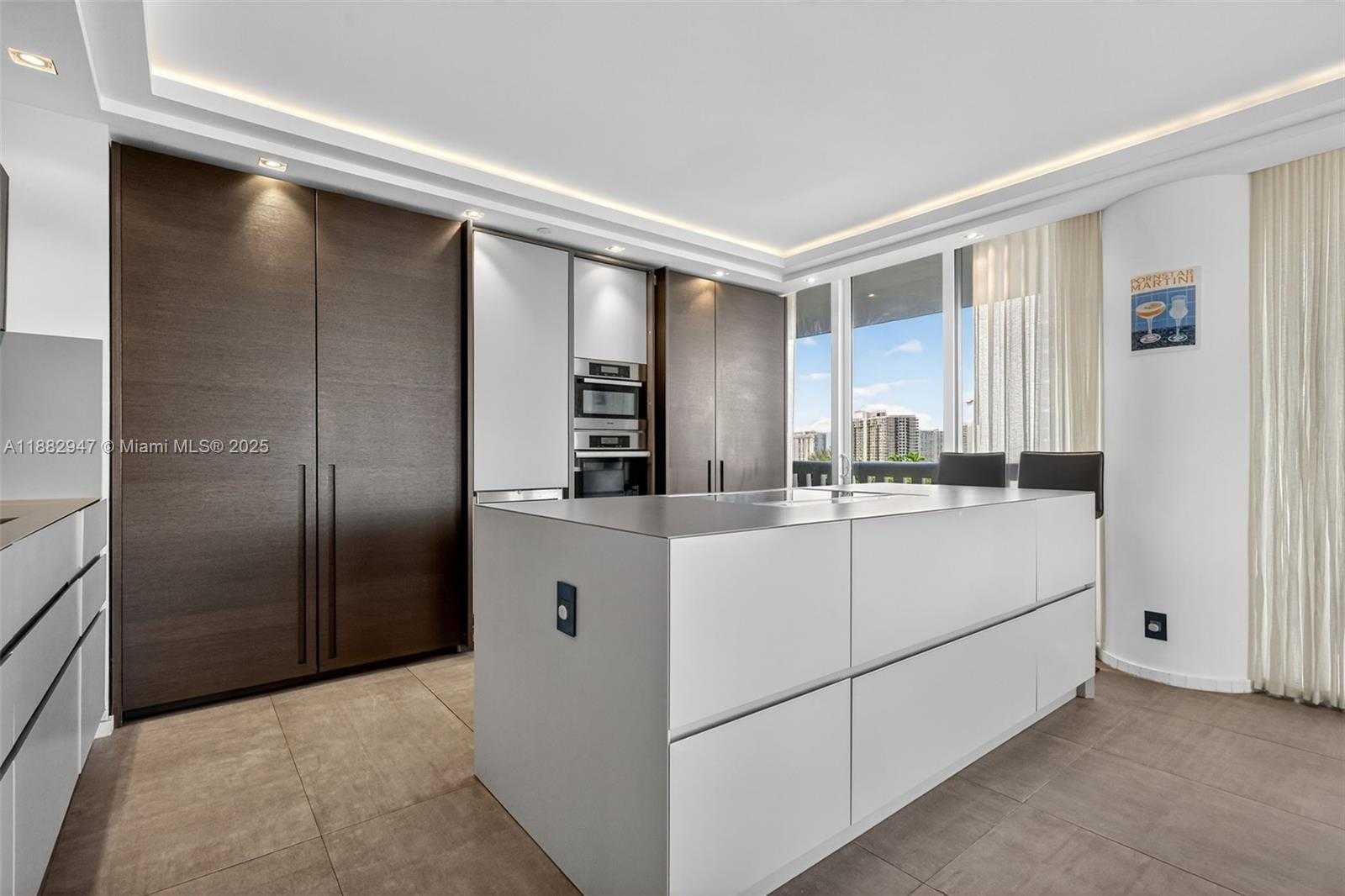 Small Image of 3000 ISLAND BLVD #906, Aventura Number 10