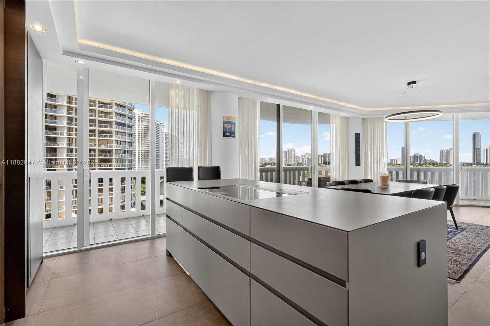 Small Image of 3000 ISLAND BLVD #906, Aventura Number 12