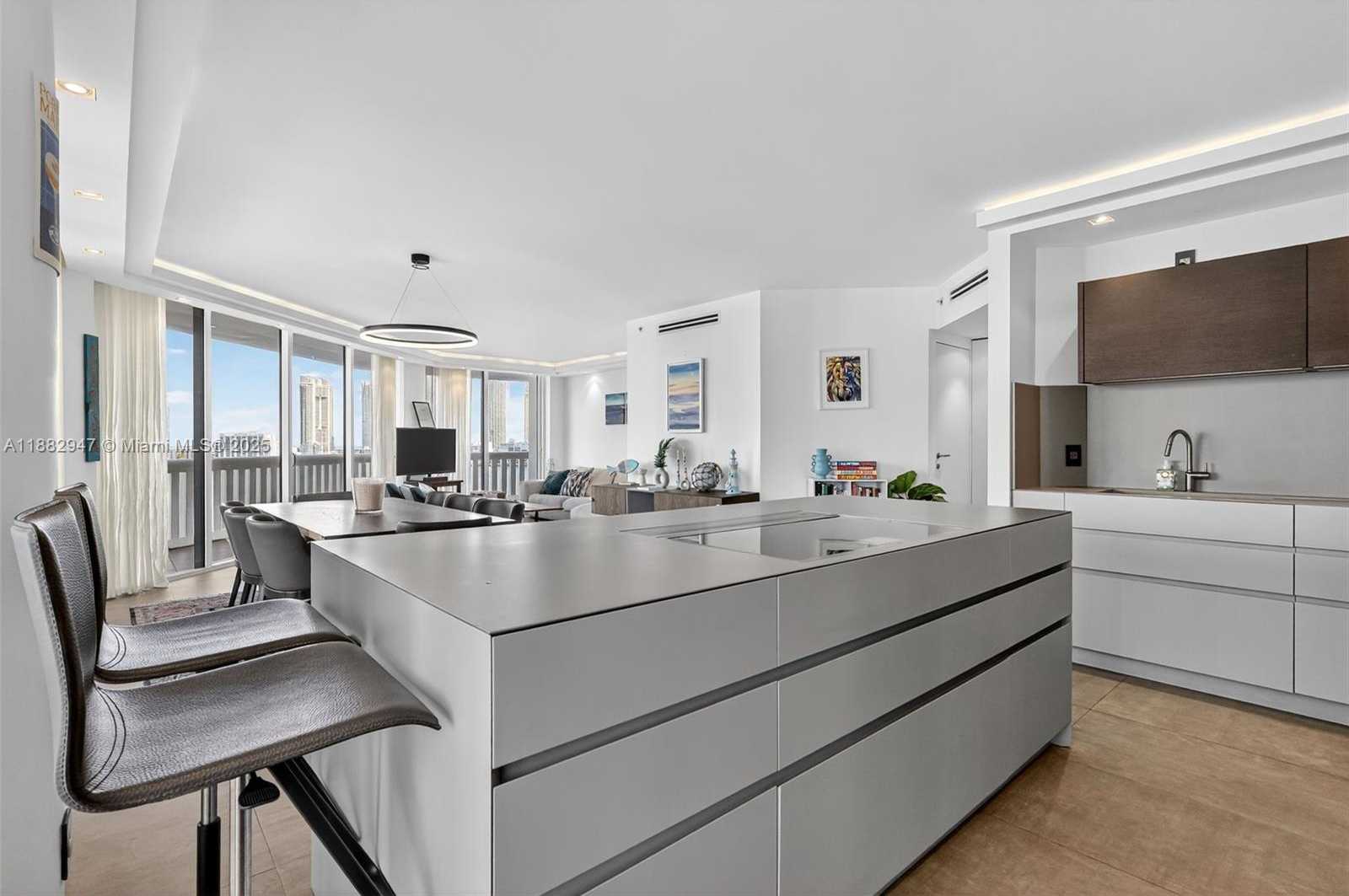 Small Image of 3000 ISLAND BLVD #906, Aventura Number 13