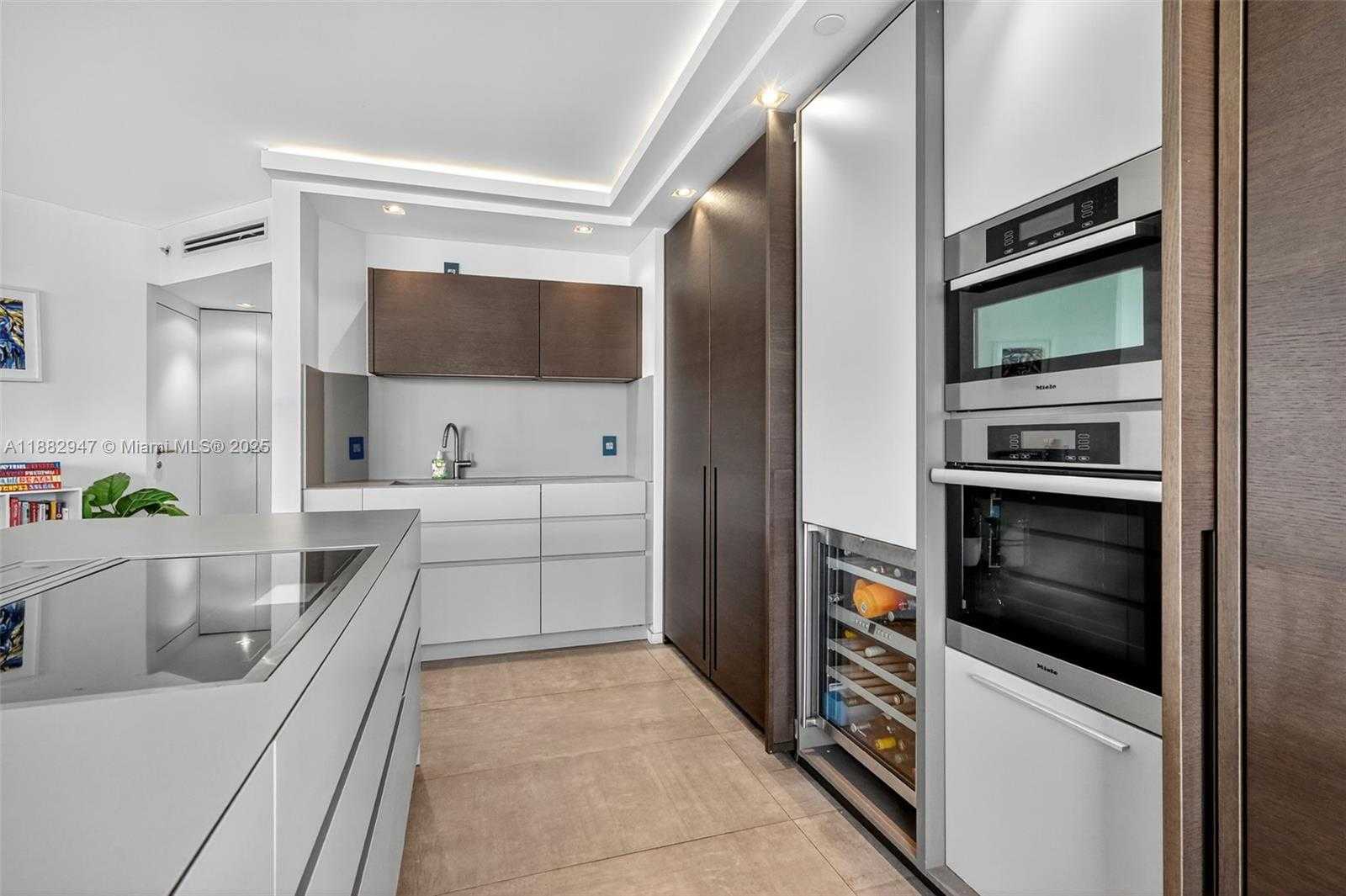 Small Image of 3000 ISLAND BLVD #906, Aventura Number 15