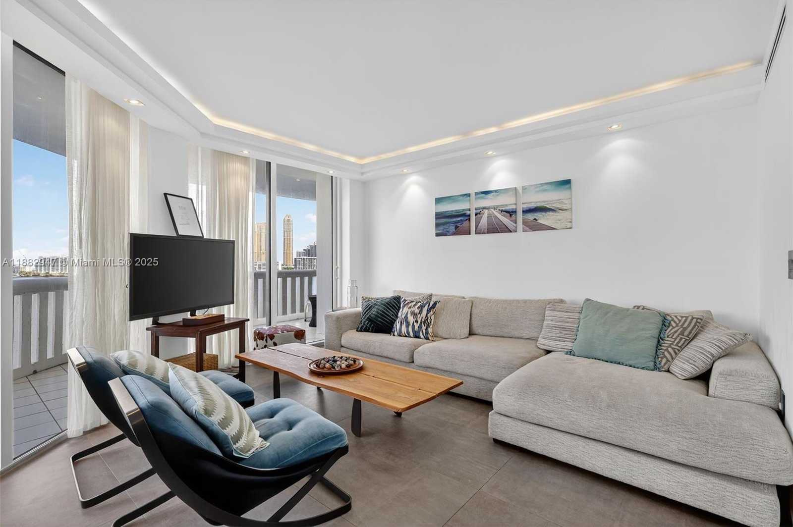 Small Image of 3000 ISLAND BLVD #906, Aventura Number 16