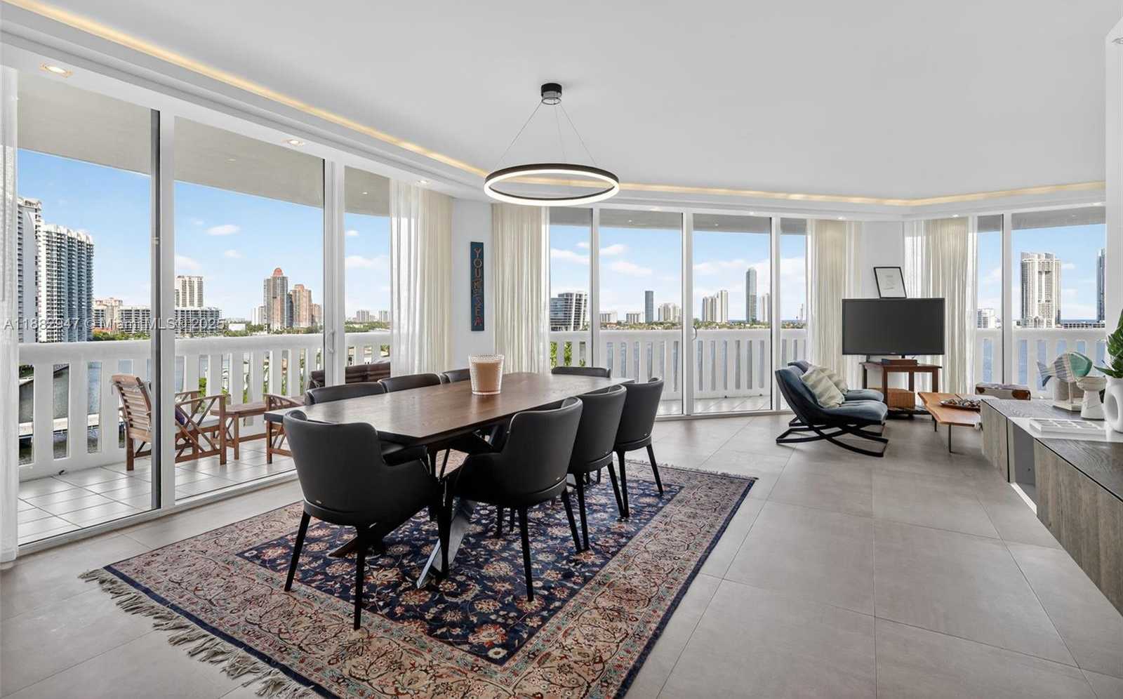 Small Image of 3000 ISLAND BLVD #906, Aventura Number 2
