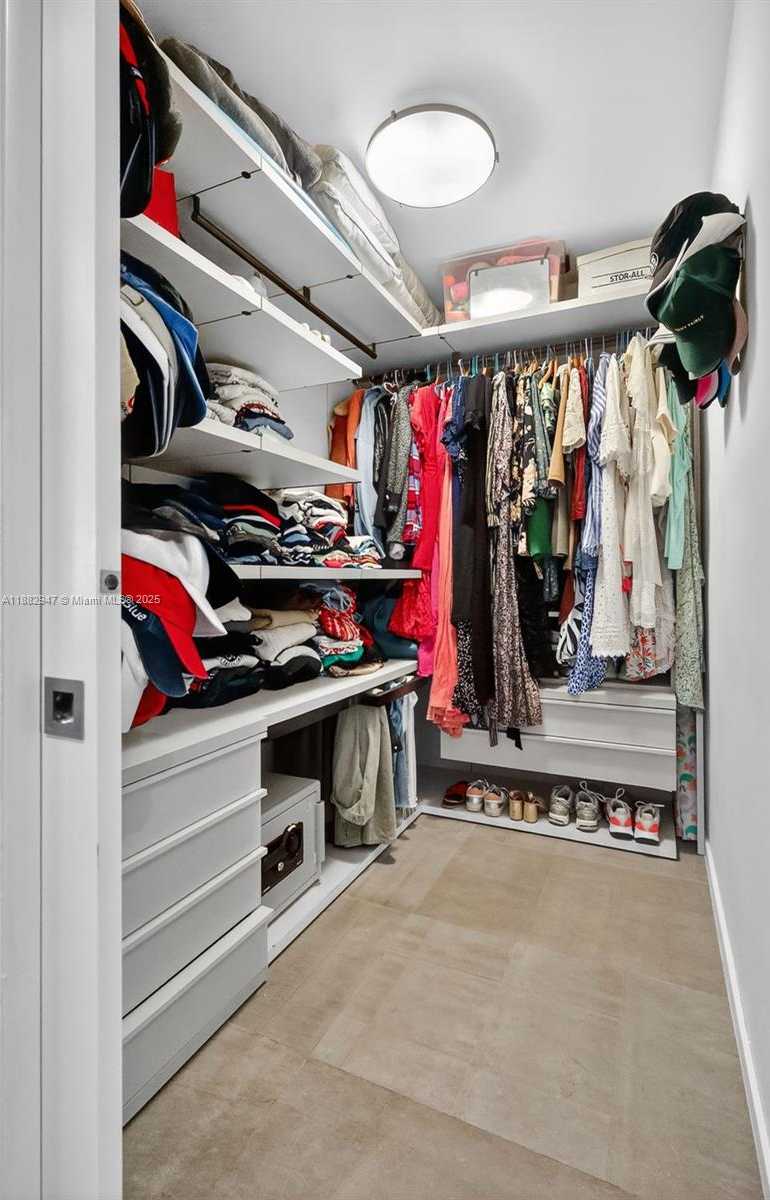 Small Image of 3000 ISLAND BLVD #906, Aventura Number 28
