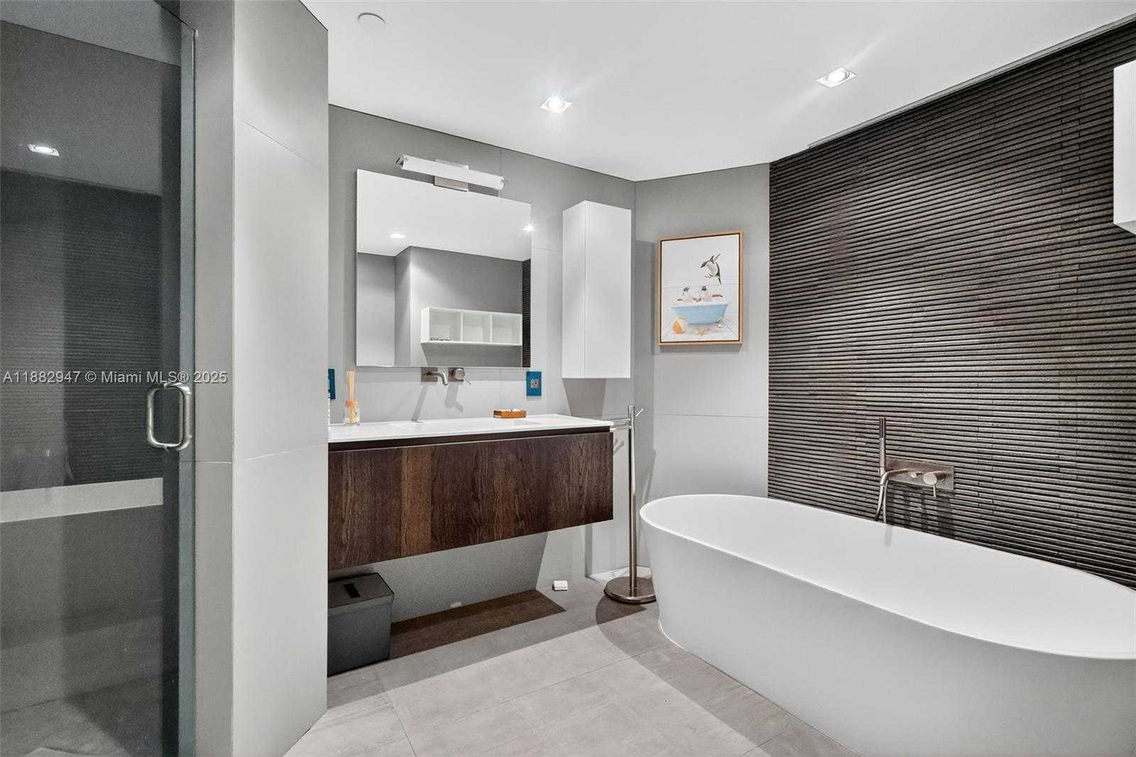 Small Image of 3000 ISLAND BLVD #906, Aventura Number 35