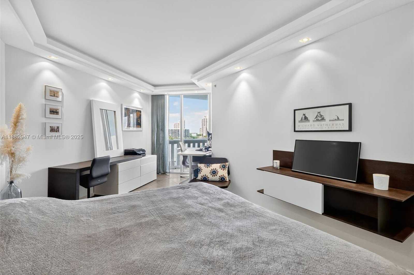 Small Image of 3000 ISLAND BLVD #906, Aventura Number 42