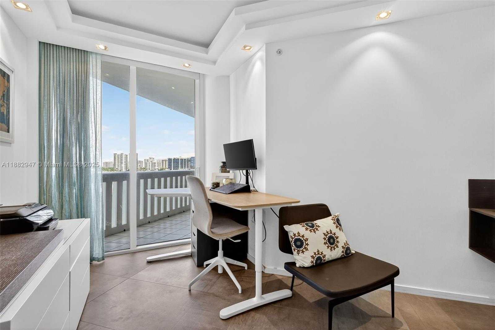 Small Image of 3000 ISLAND BLVD #906, Aventura Number 43