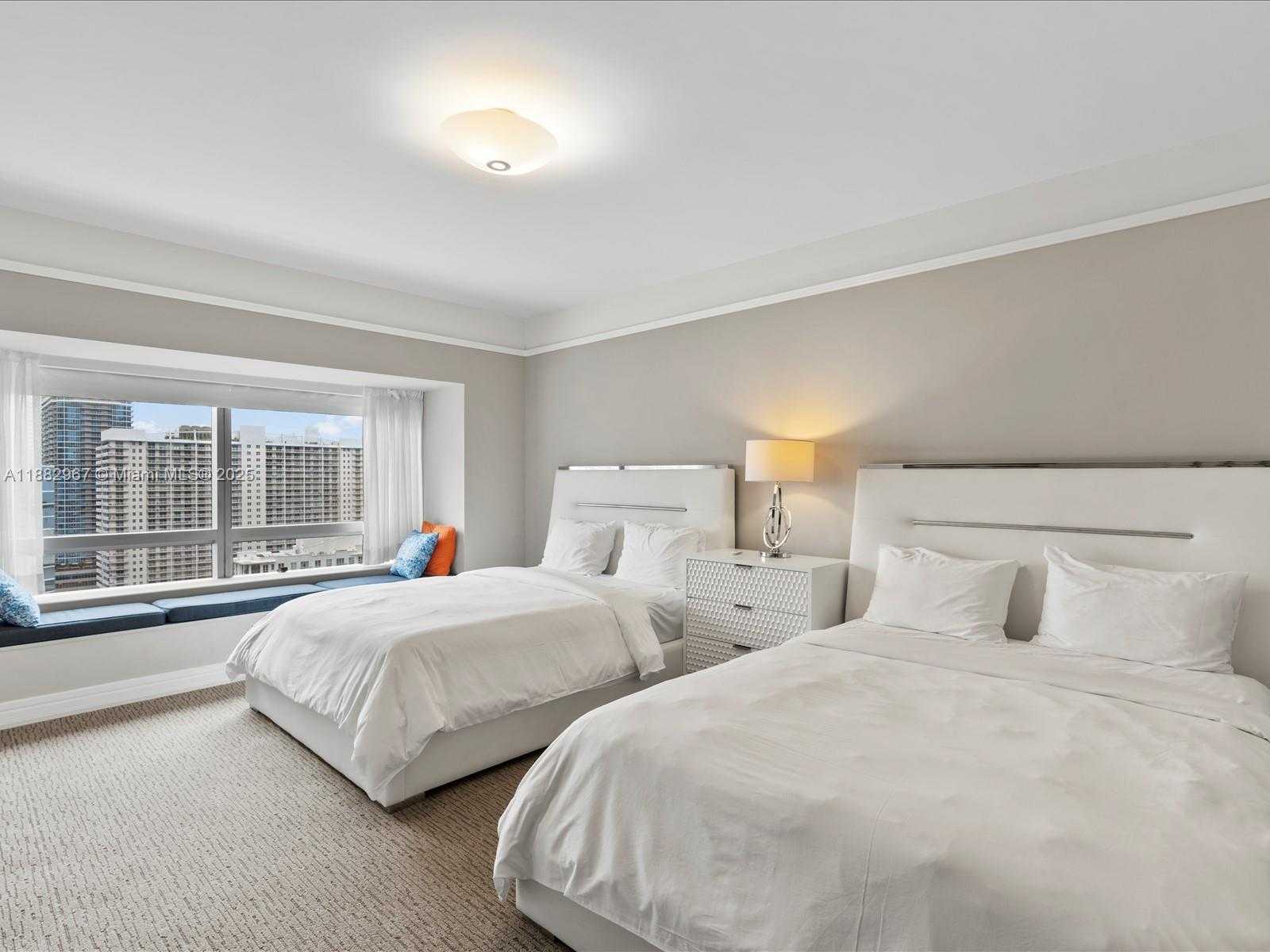 Small Image of 1435 BRICKELL AVE #3212, Miami Number 13