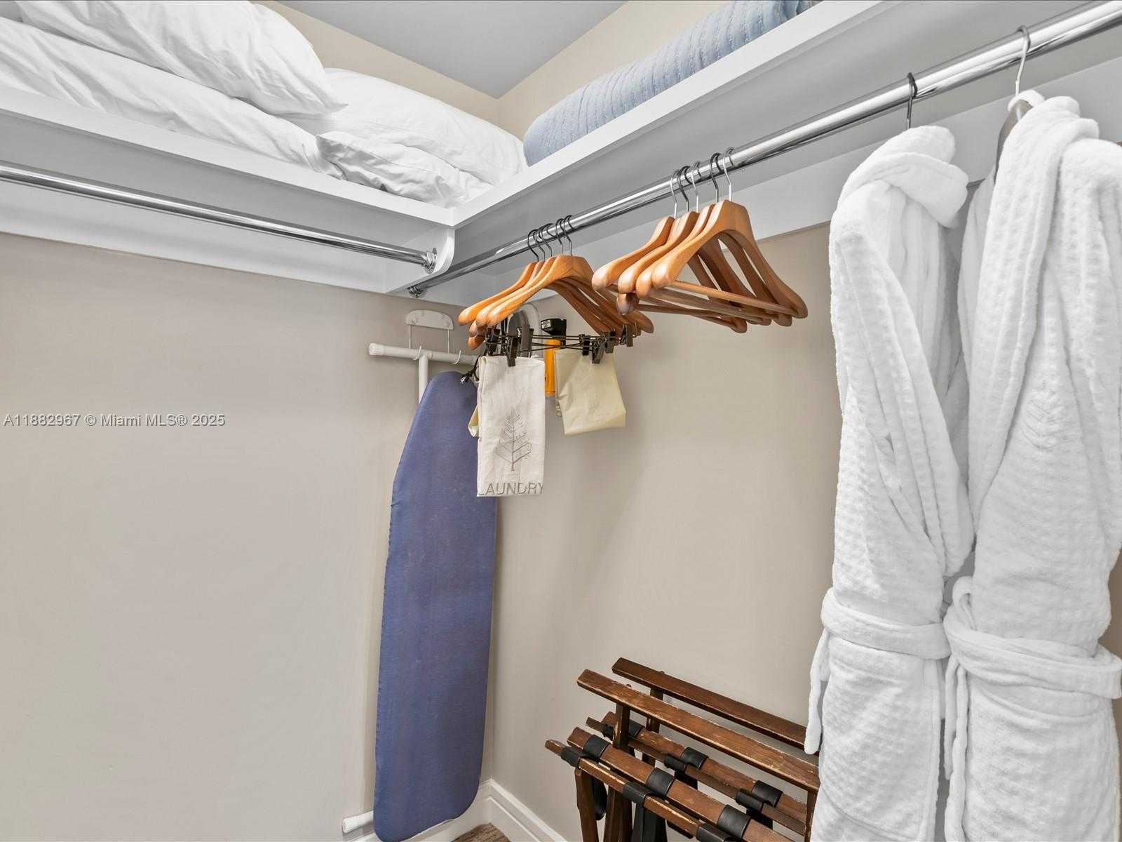 Small Image of 1435 BRICKELL AVE #3212, Miami Number 26
