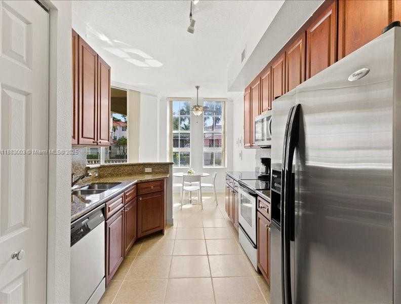 Small Image of 3001 NORTH EAST 185TH ST #121, Aventura Number 4