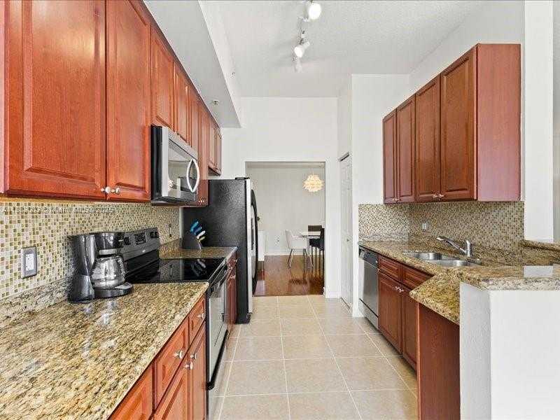 Small Image of 3001 NORTH EAST 185TH ST #121, Aventura Number 5
