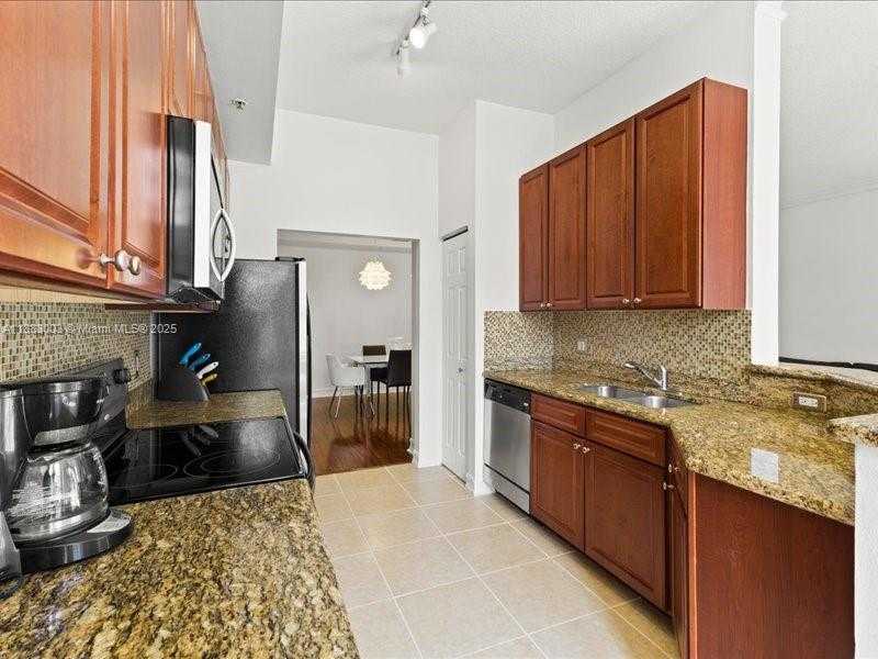 Small Image of 3001 NORTH EAST 185TH ST #121, Aventura Number 6