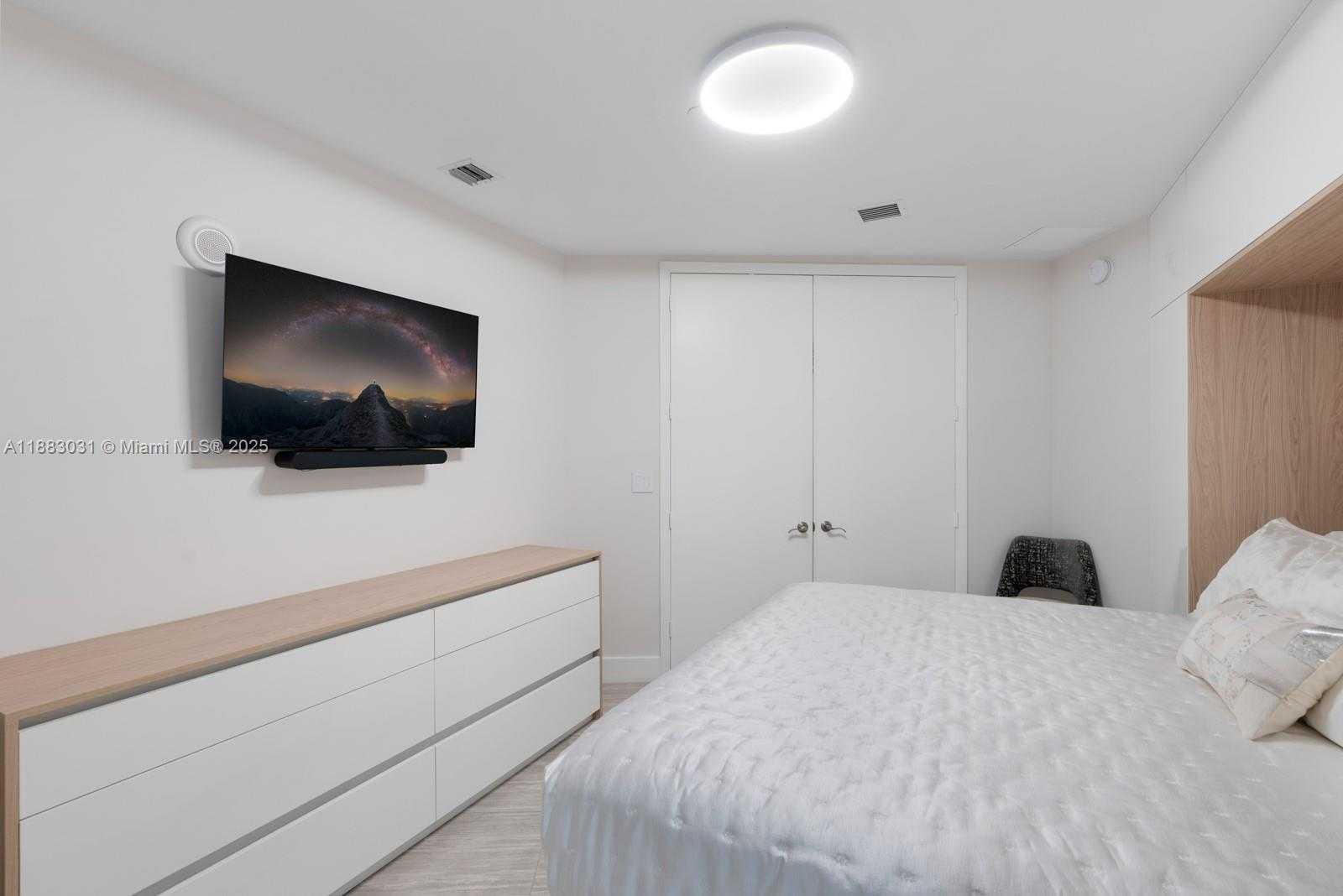 Small Image of 15811 COLLINS AVE #2907, Sunny Isles Beach Number 9
