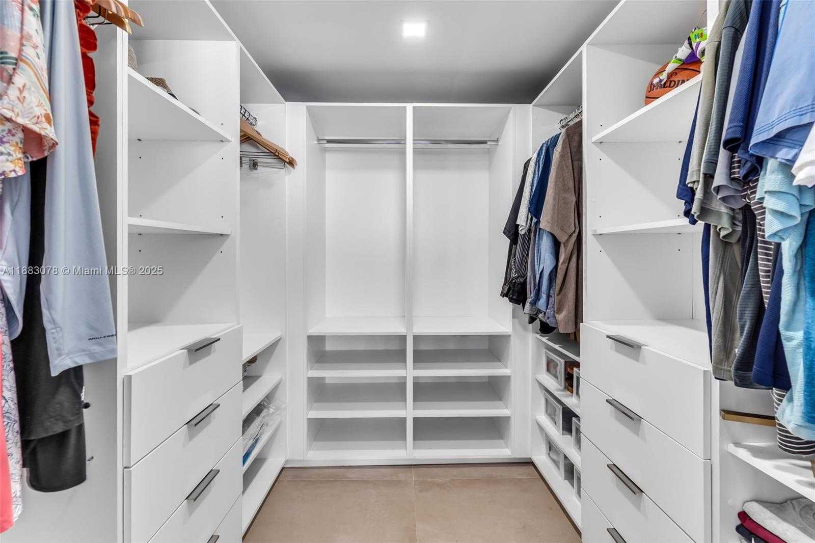 Small Image of 5838 COLLINS AVE #6H, Miami Beach Number 17