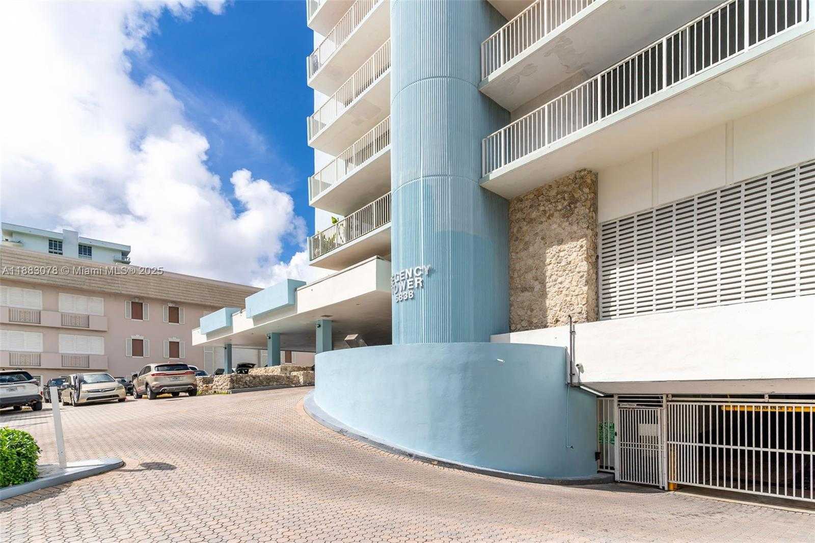 Small Image of 5838 COLLINS AVE #6H, Miami Beach Number 26