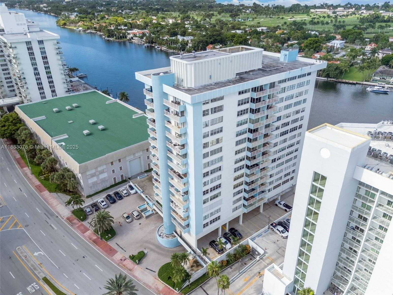 Small Image of 5838 COLLINS AVE #6H, Miami Beach Number 27