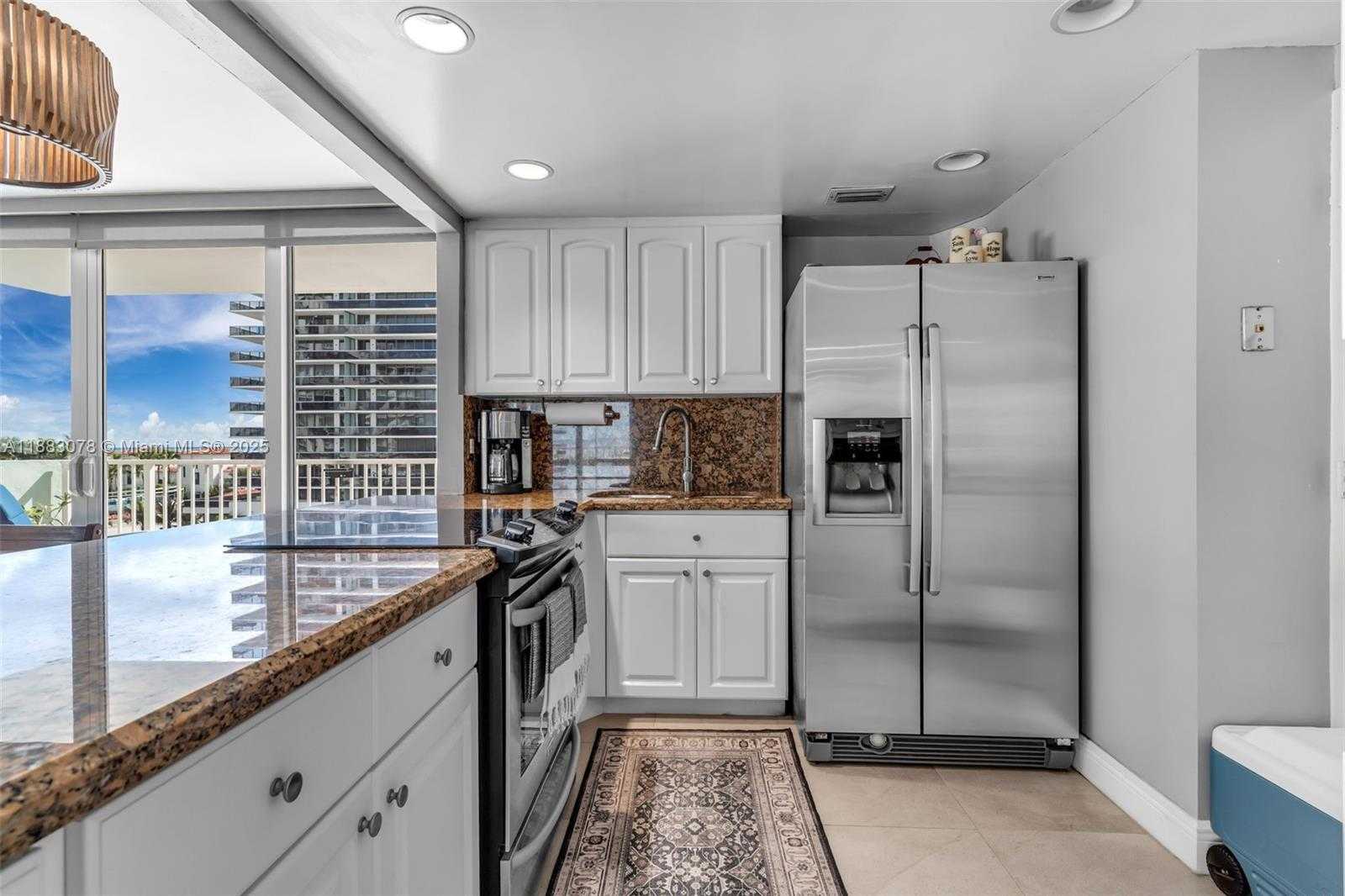 Small Image of 5838 COLLINS AVE #6H, Miami Beach Number 4