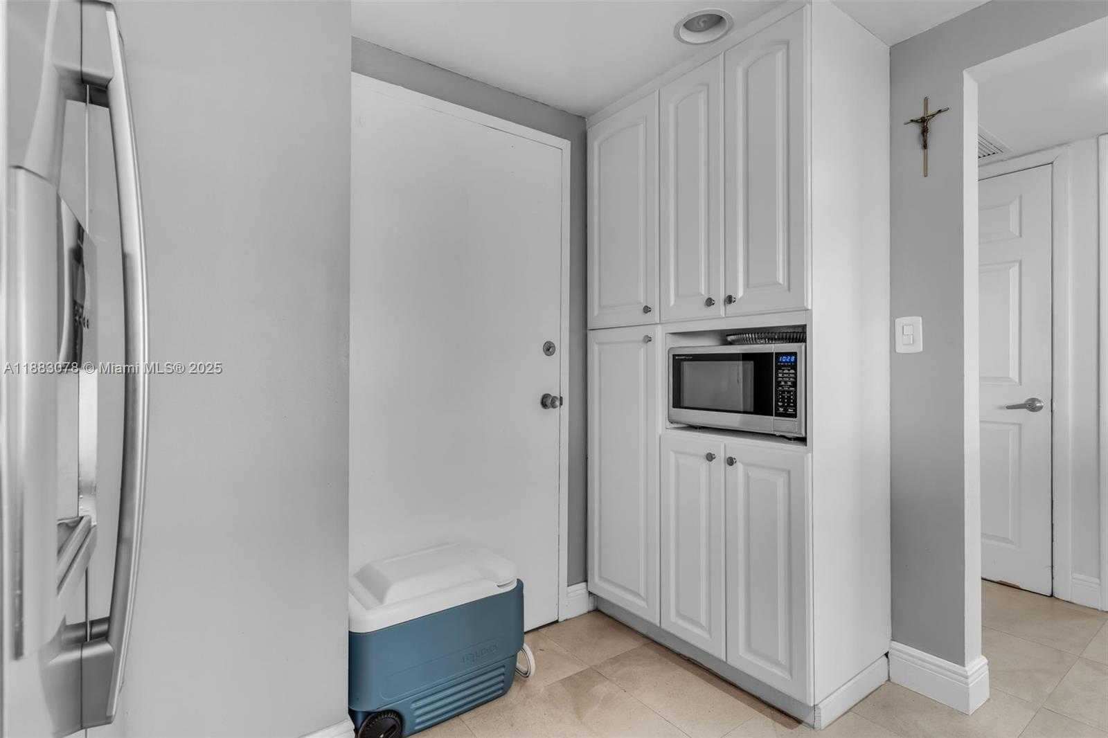 Small Image of 5838 COLLINS AVE #6H, Miami Beach Number 6