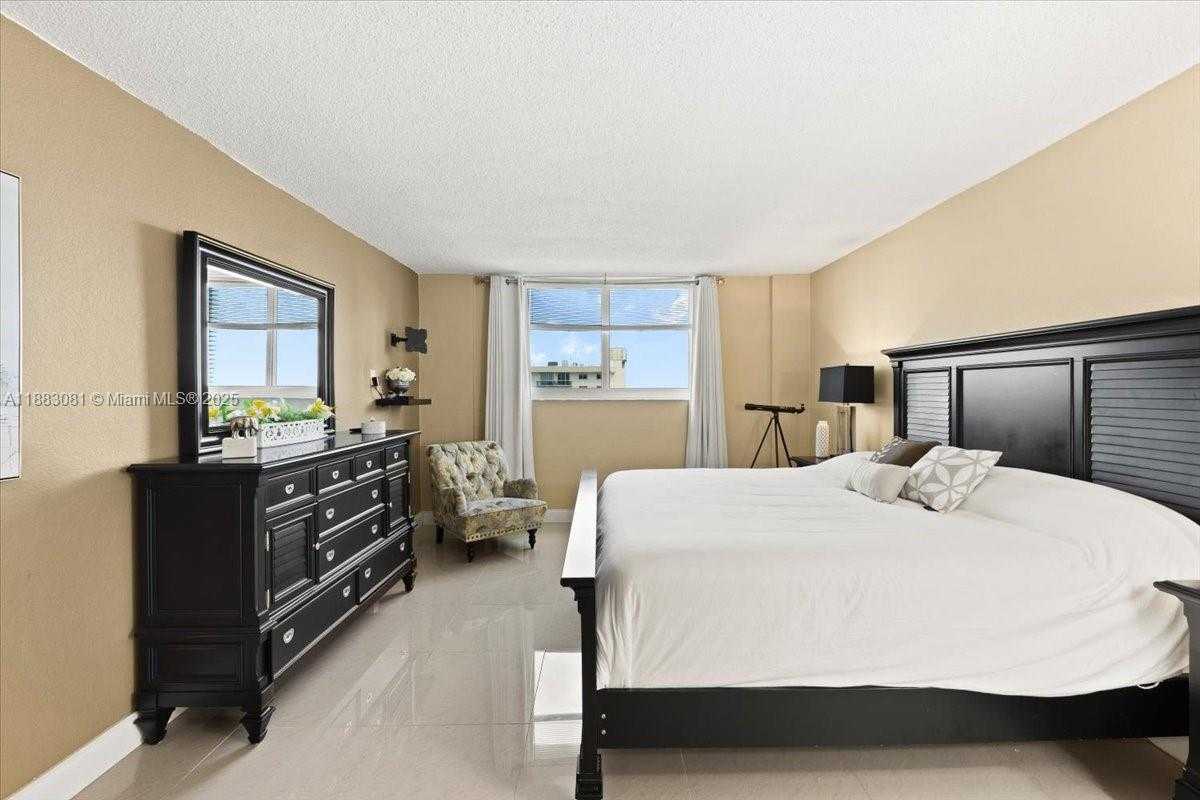 Small Image of 19380 COLLINS AVE #1602, Sunny Isles Beach Number 5
