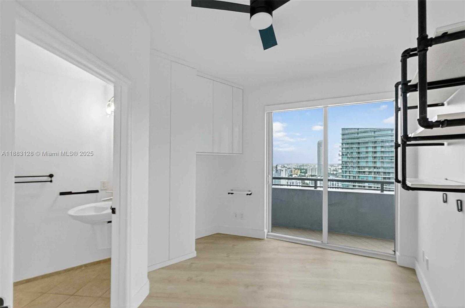 Small Image of 60 SOUTH WEST 13TH ST #3026, Miami Number 22