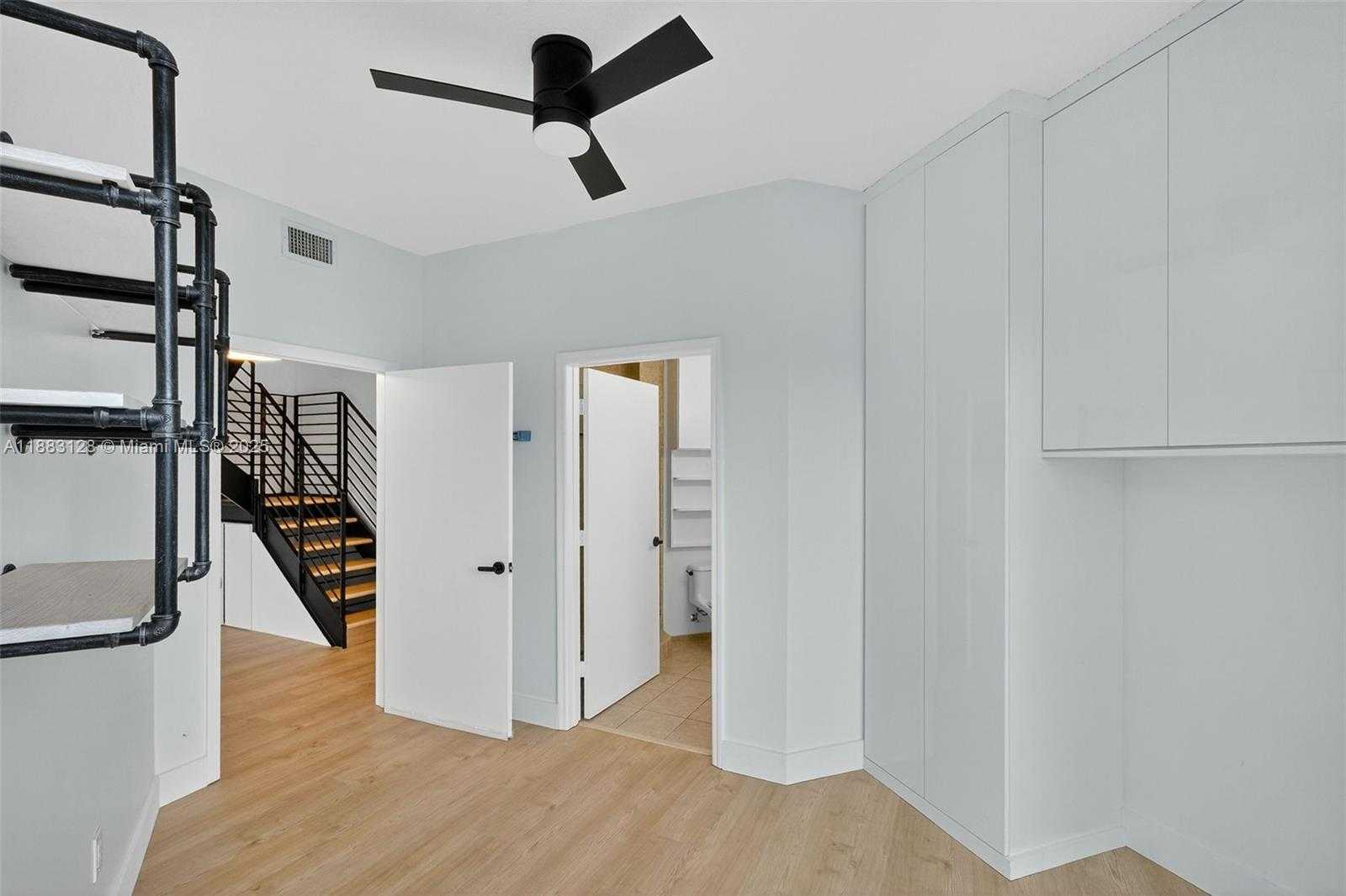 Small Image of 60 SOUTH WEST 13TH ST #3026, Miami Number 23