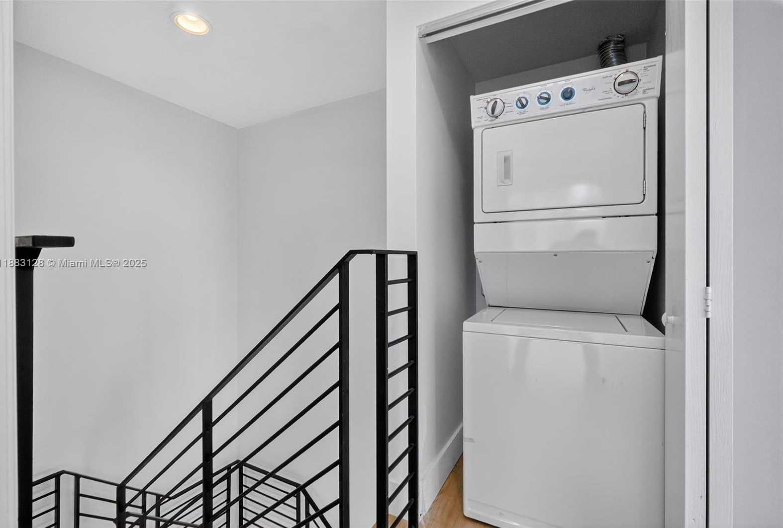 Small Image of 60 SOUTH WEST 13TH ST #3026, Miami Number 25