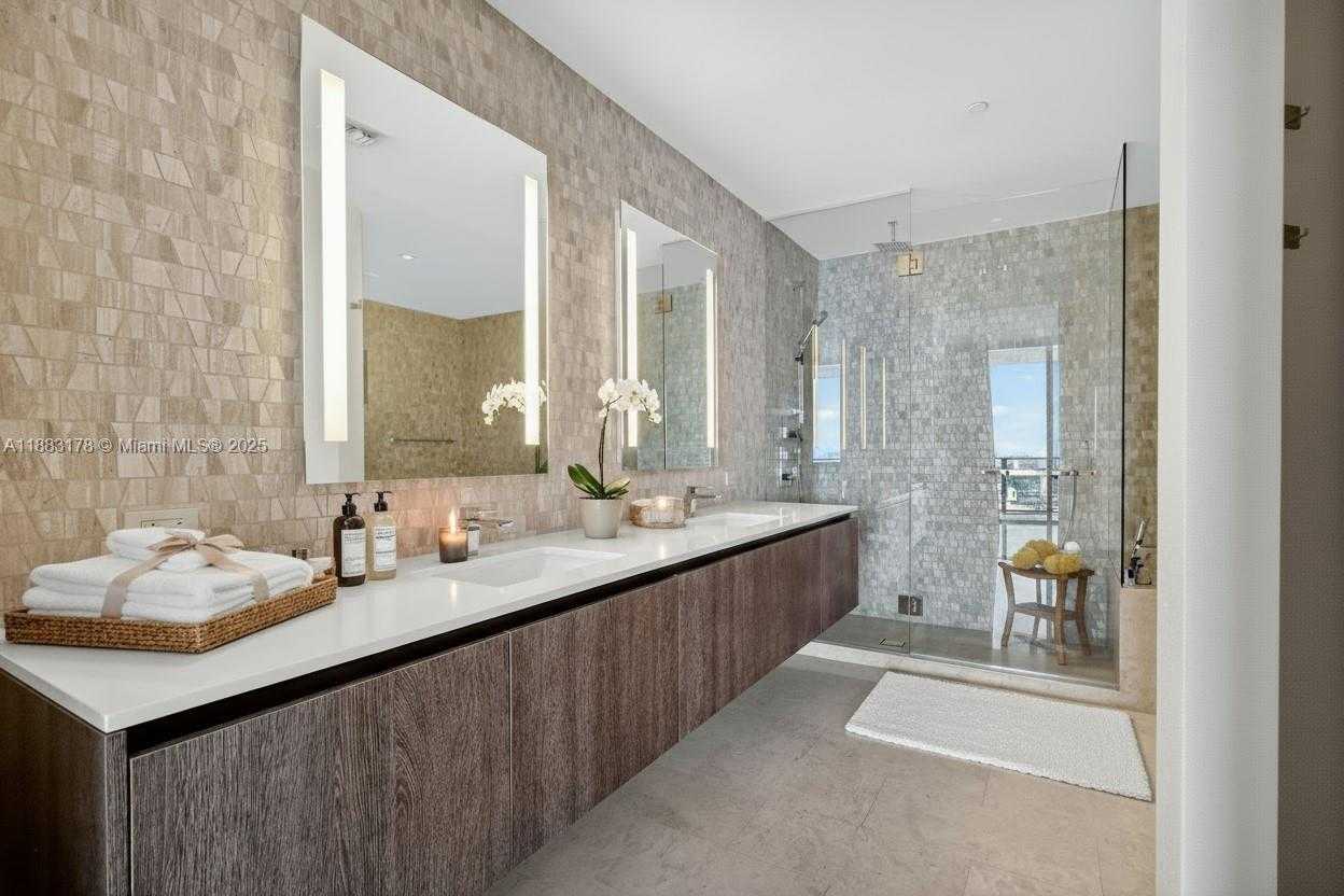 Small Image of 88 SOUTH WEST 7TH ST #2402, Miami Number 16