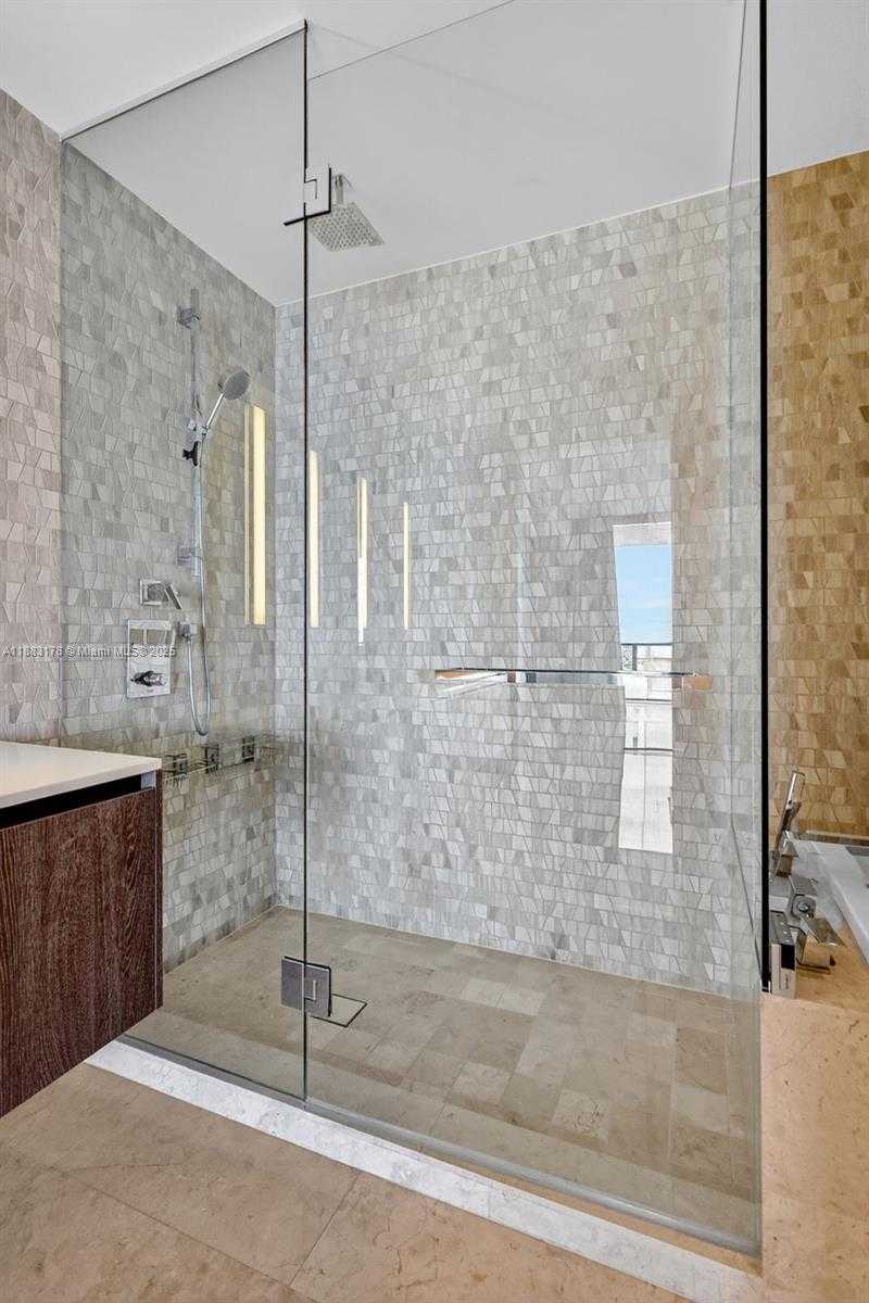 Small Image of 88 SOUTH WEST 7TH ST #2402, Miami Number 44