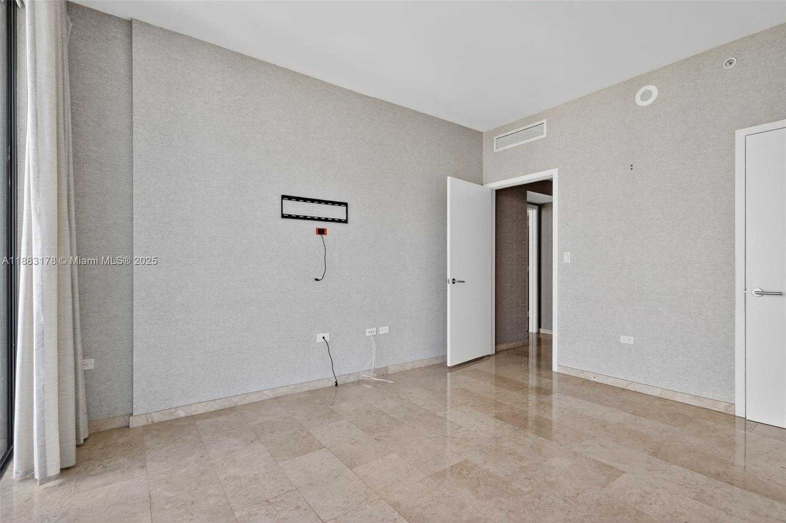Small Image of 88 SOUTH WEST 7TH ST #2402, Miami Number 47