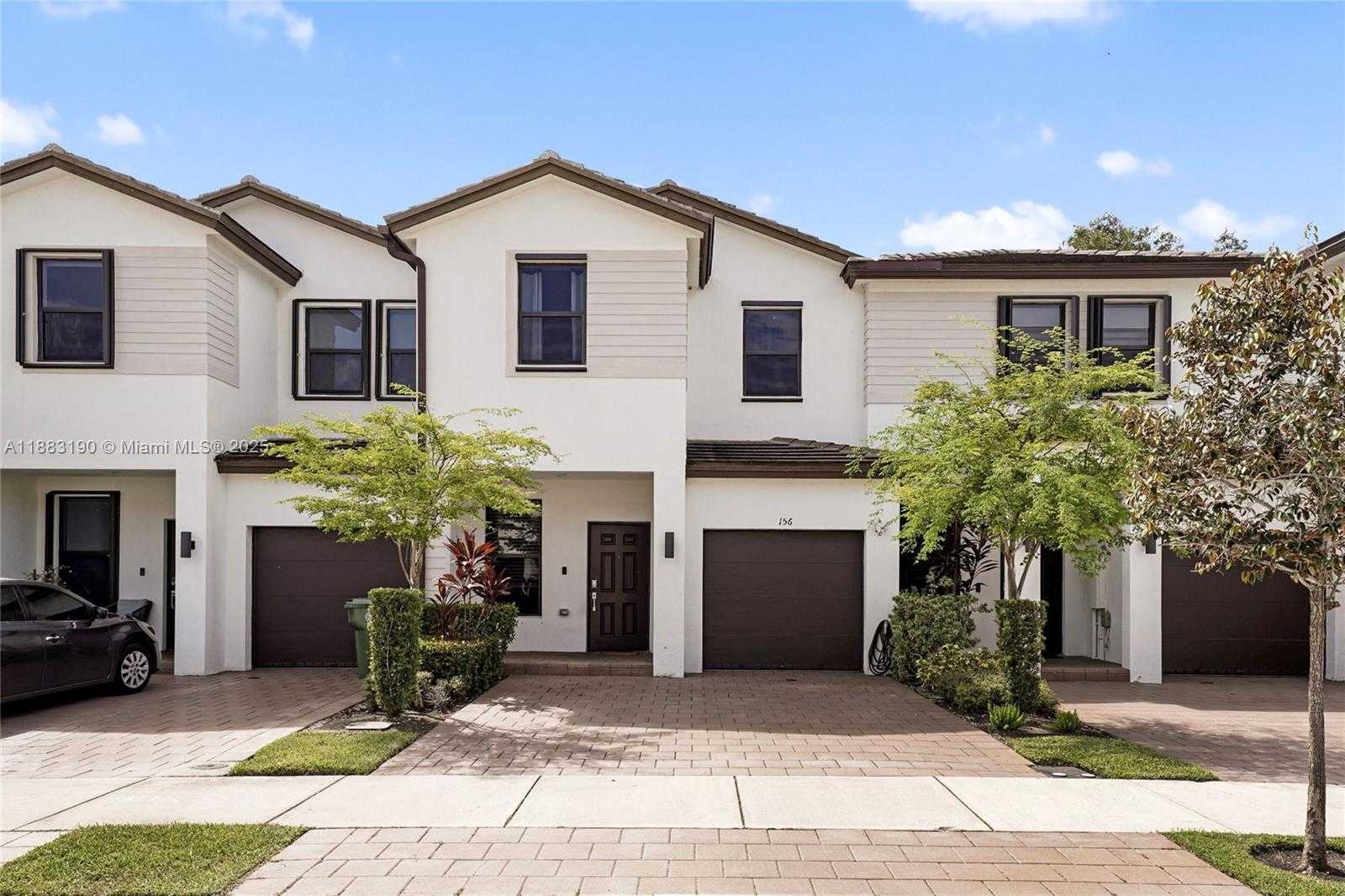 Small Image of 156 SOUTH WEST 185TH WAY, Pembroke Pines Number 3