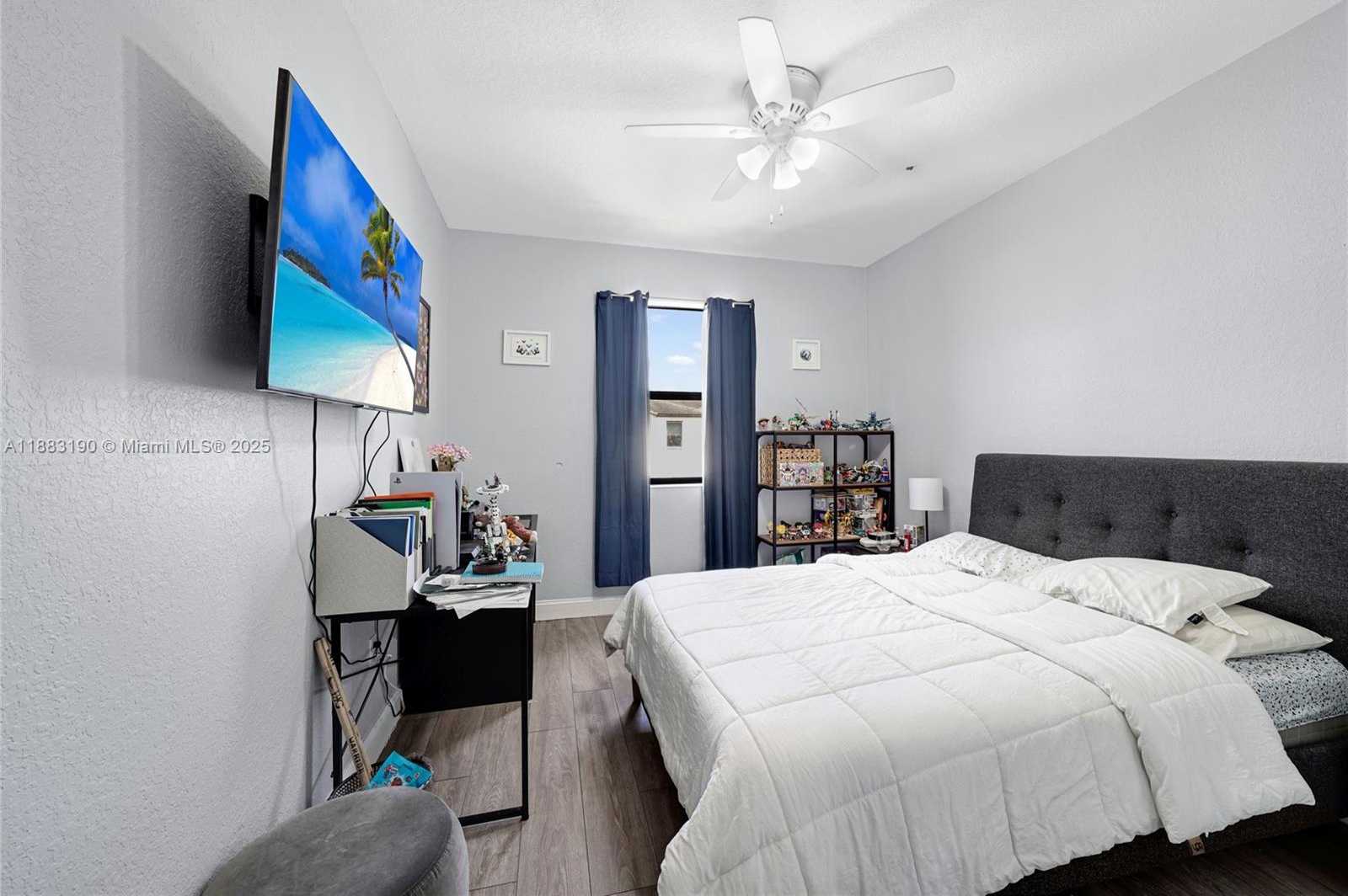 Small Image of 156 SOUTH WEST 185TH WAY, Pembroke Pines Number 32
