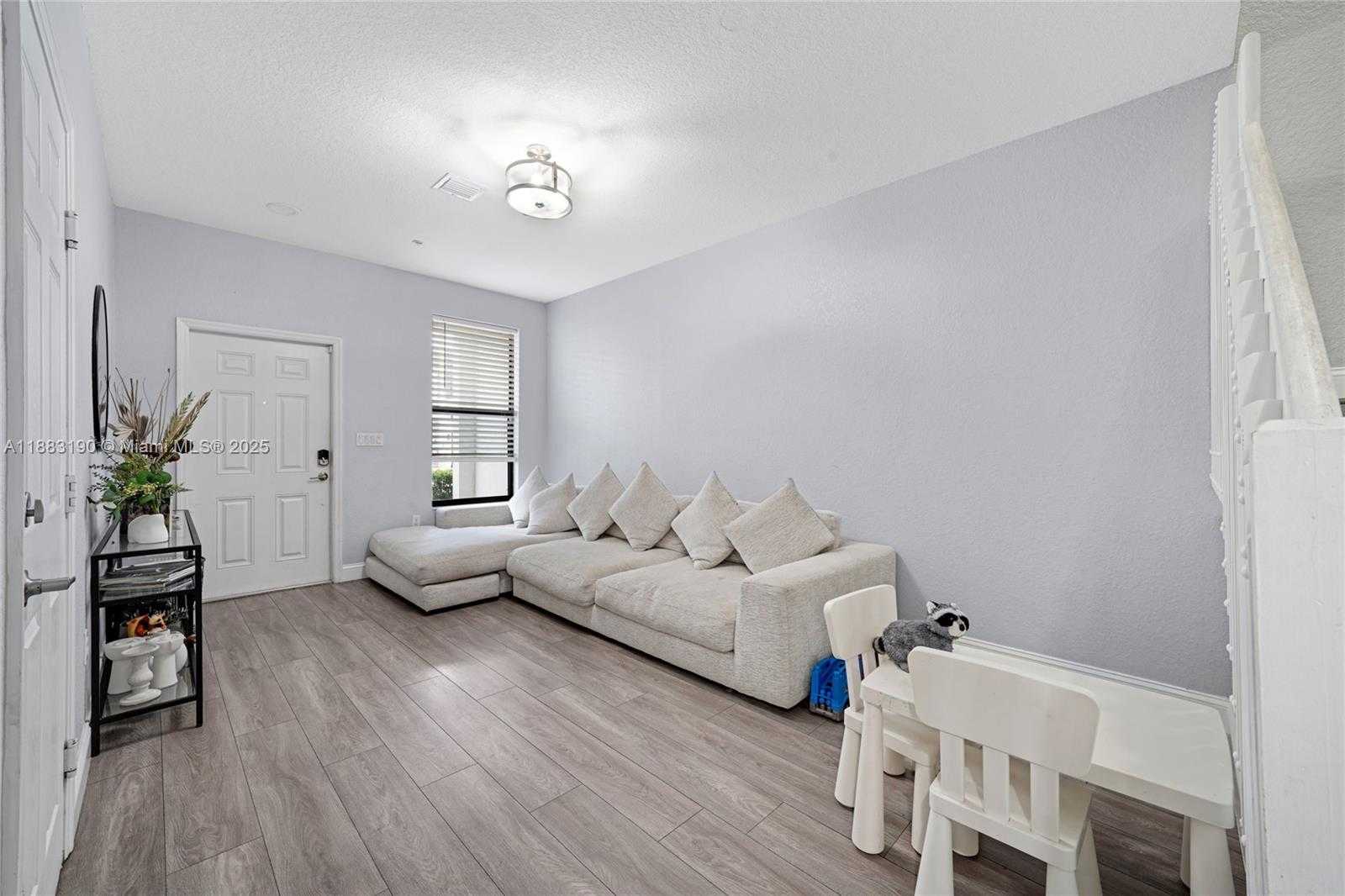 Small Image of 156 SOUTH WEST 185TH WAY, Pembroke Pines Number 5