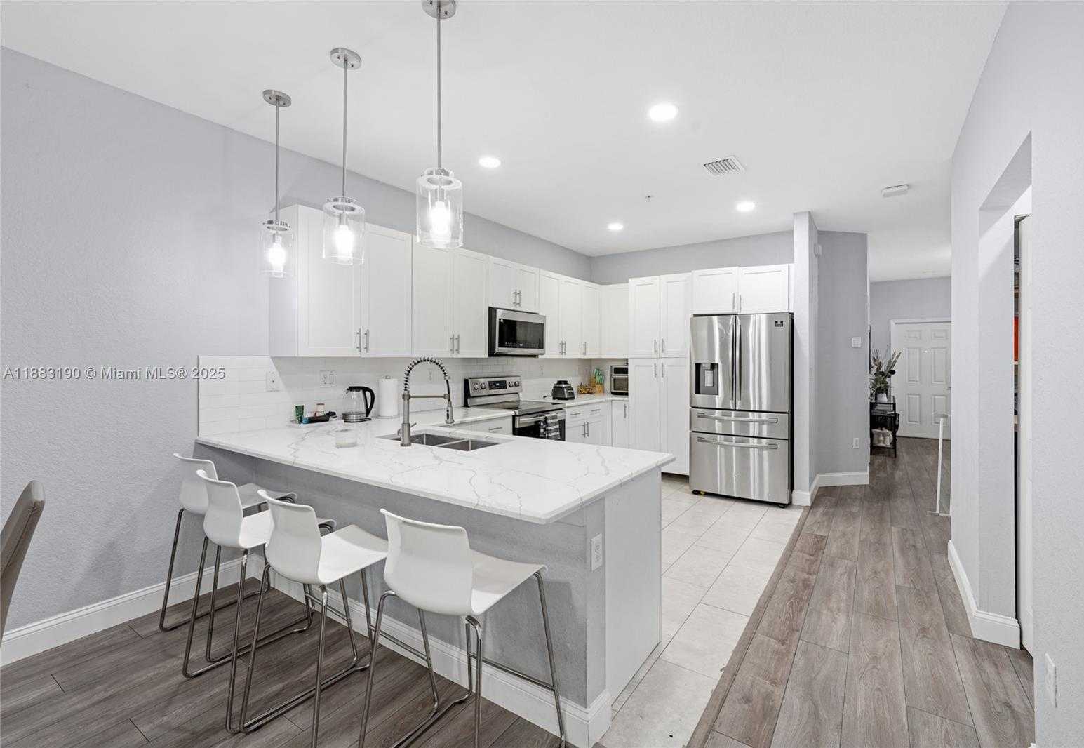 Small Image of 156 SOUTH WEST 185TH WAY, Pembroke Pines Number 6